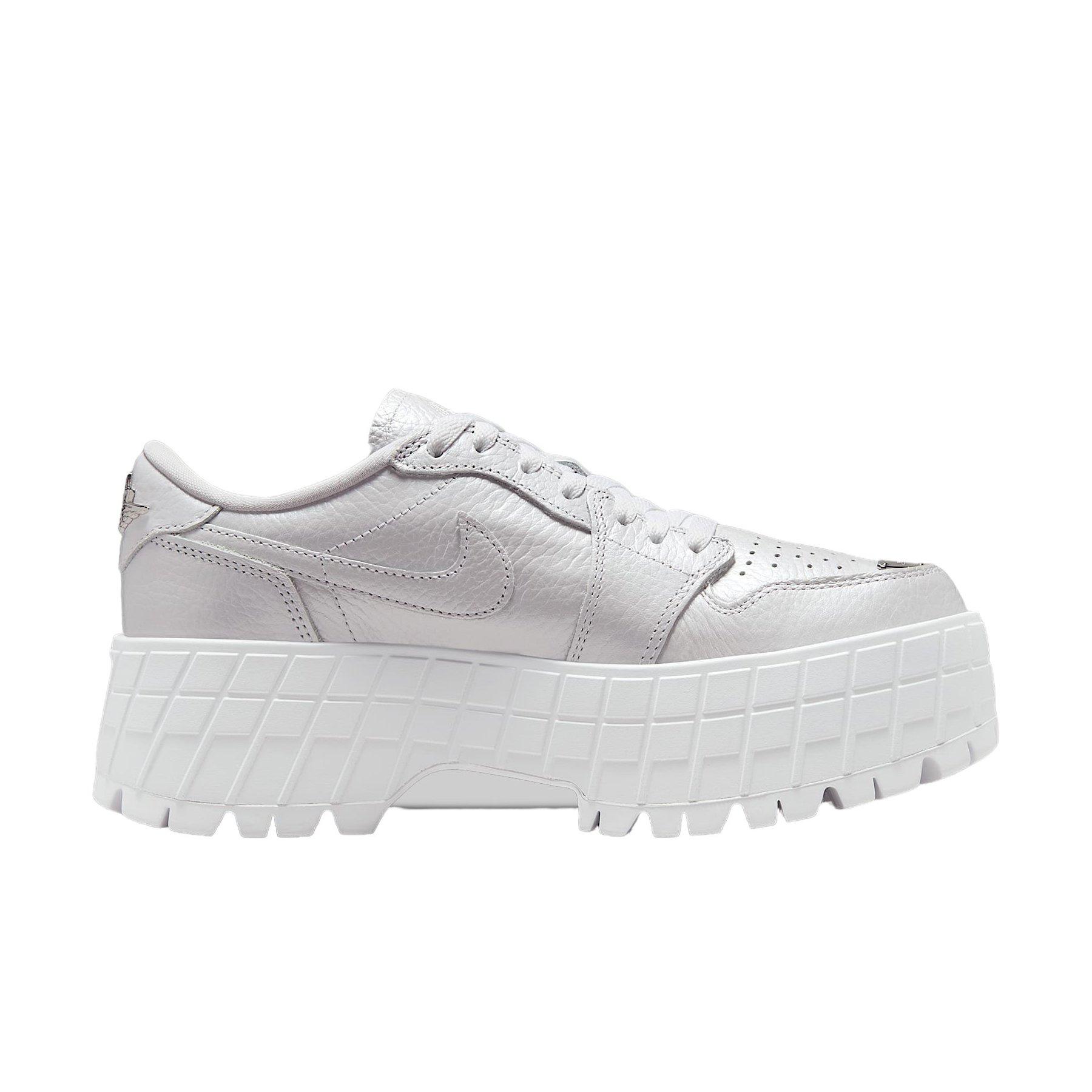 Jordan 1 Brooklyn Low "White/Metallic Silver" Women's Shoe - WHITE/SILVER Thumbnail View 1