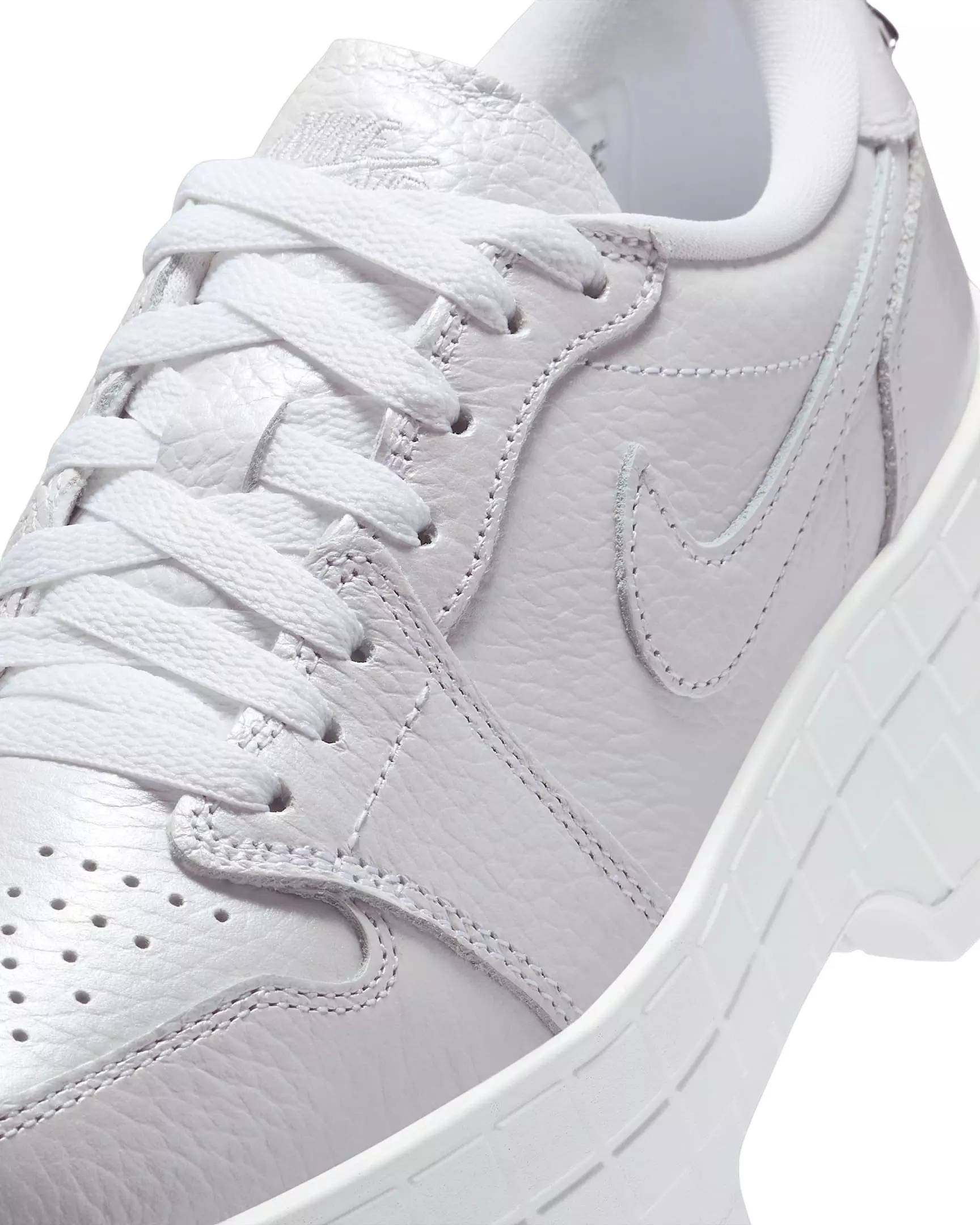 Jordan 1 Brooklyn Low "White/Metallic Silver" Women's Shoe - WHITE/SILVER