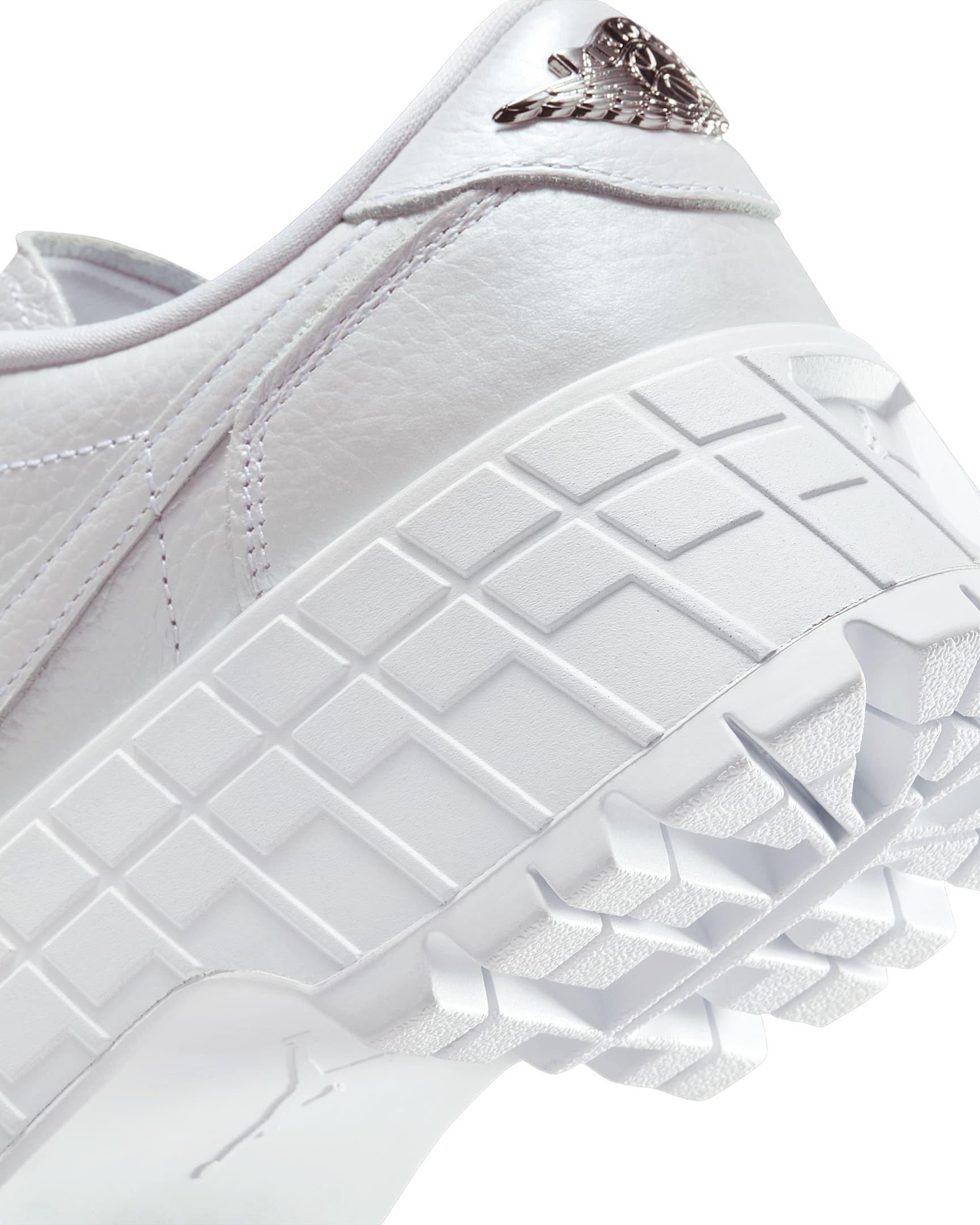 Jordan 1 Brooklyn Low "White/Metallic Silver" Women's Shoe - WHITE/SILVER Thumbnail View 8