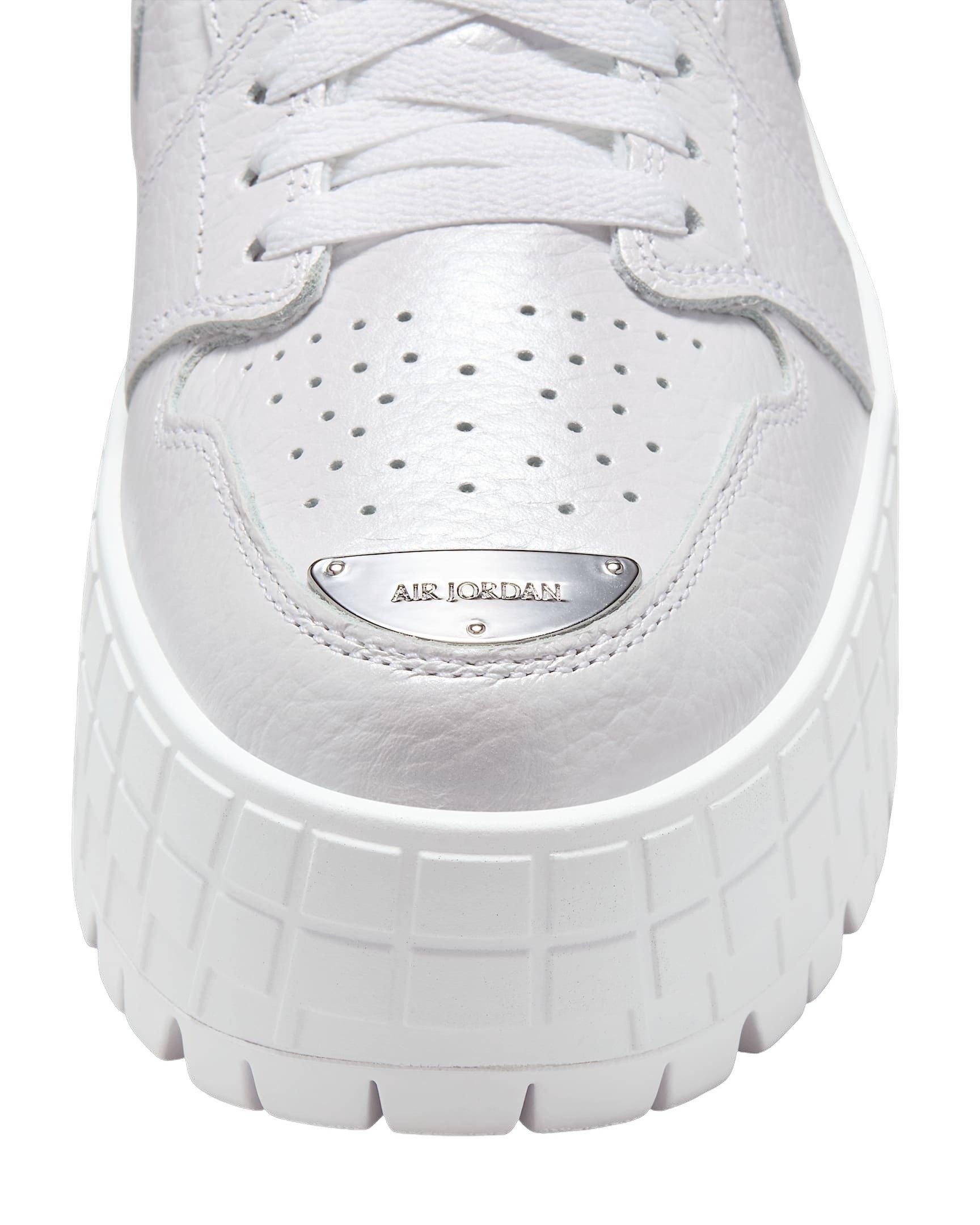 Jordan 1 Brooklyn Low "White/Metallic Silver" Women's Shoe - WHITE/SILVER Thumbnail View 9