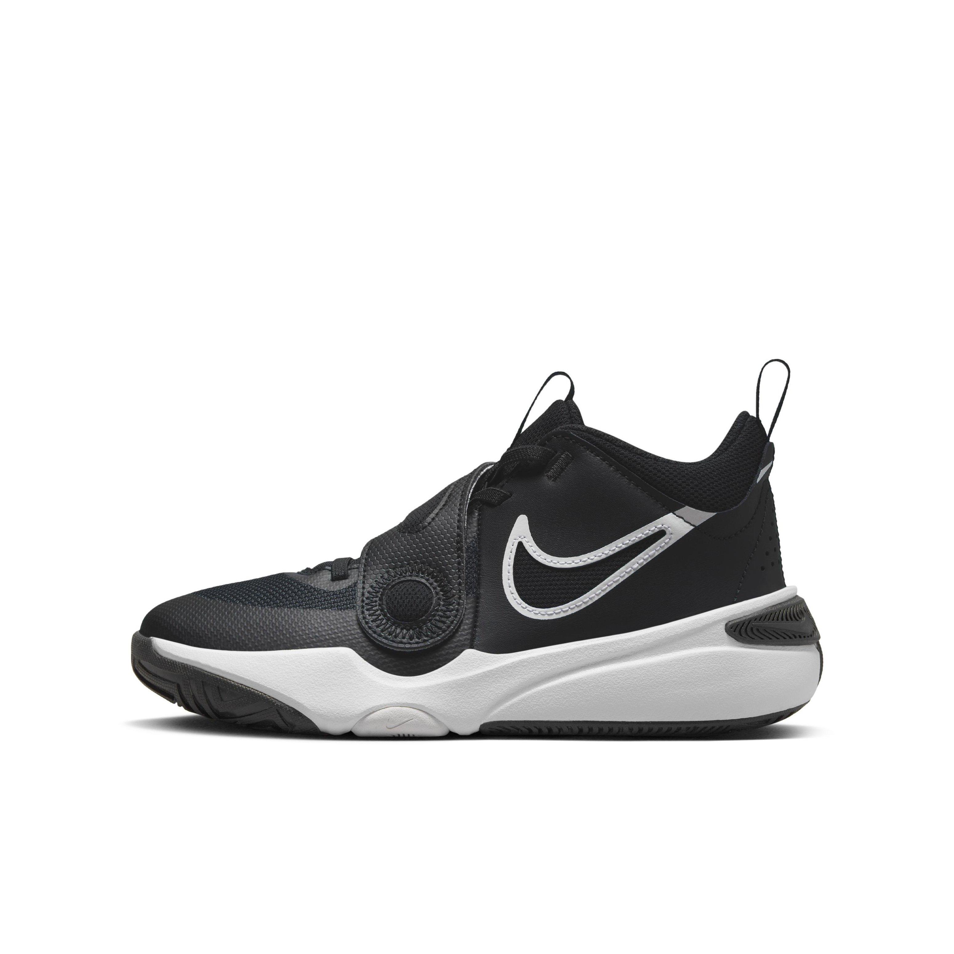 Nike Team Hustle D 11 Grade School Boys' "Black/White" Basketball Shoe