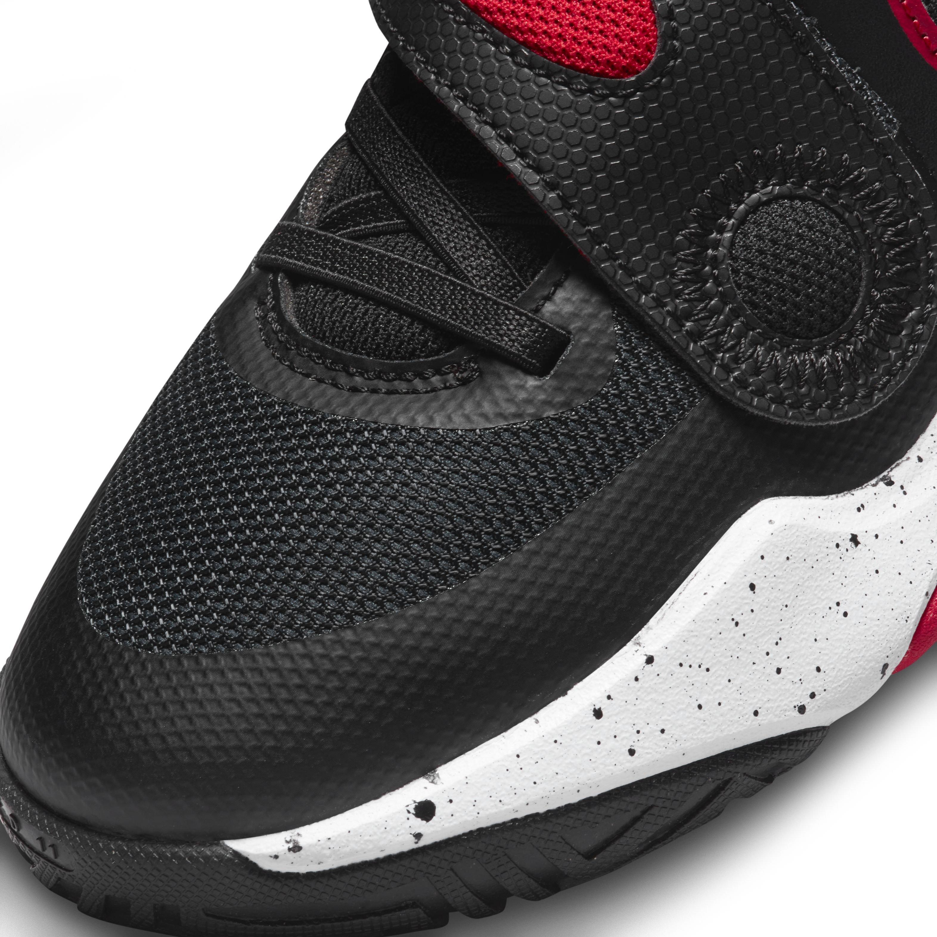 Nike Team Hustle D 11 Grade School Boys' "Black/White/University Red" Basketball Shoe