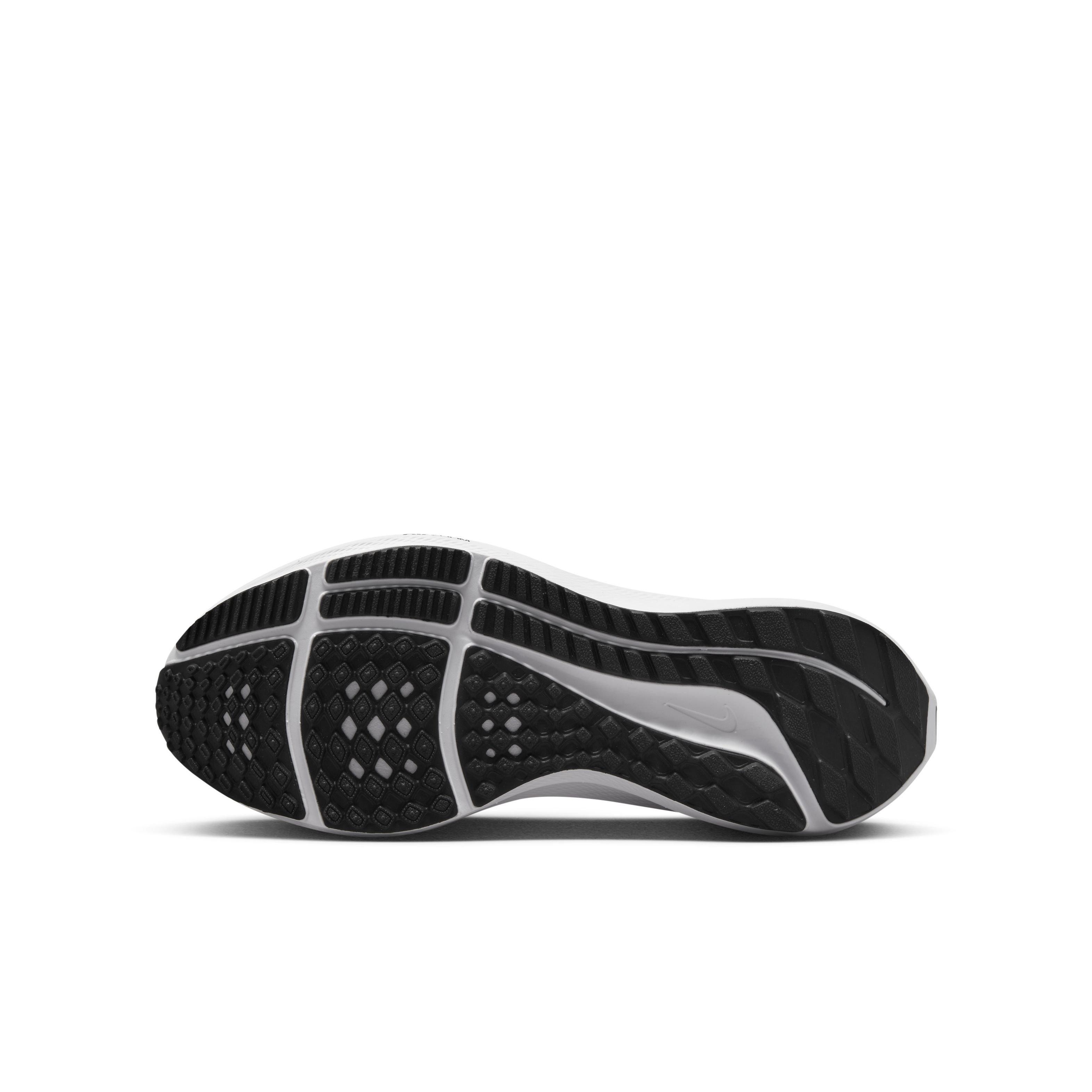 Nike Pegasus 40 "Black/Iron Grey/White" Grade School Boys' Running Shoe - BLACK/GREY/WHITE Thumbnail View 6