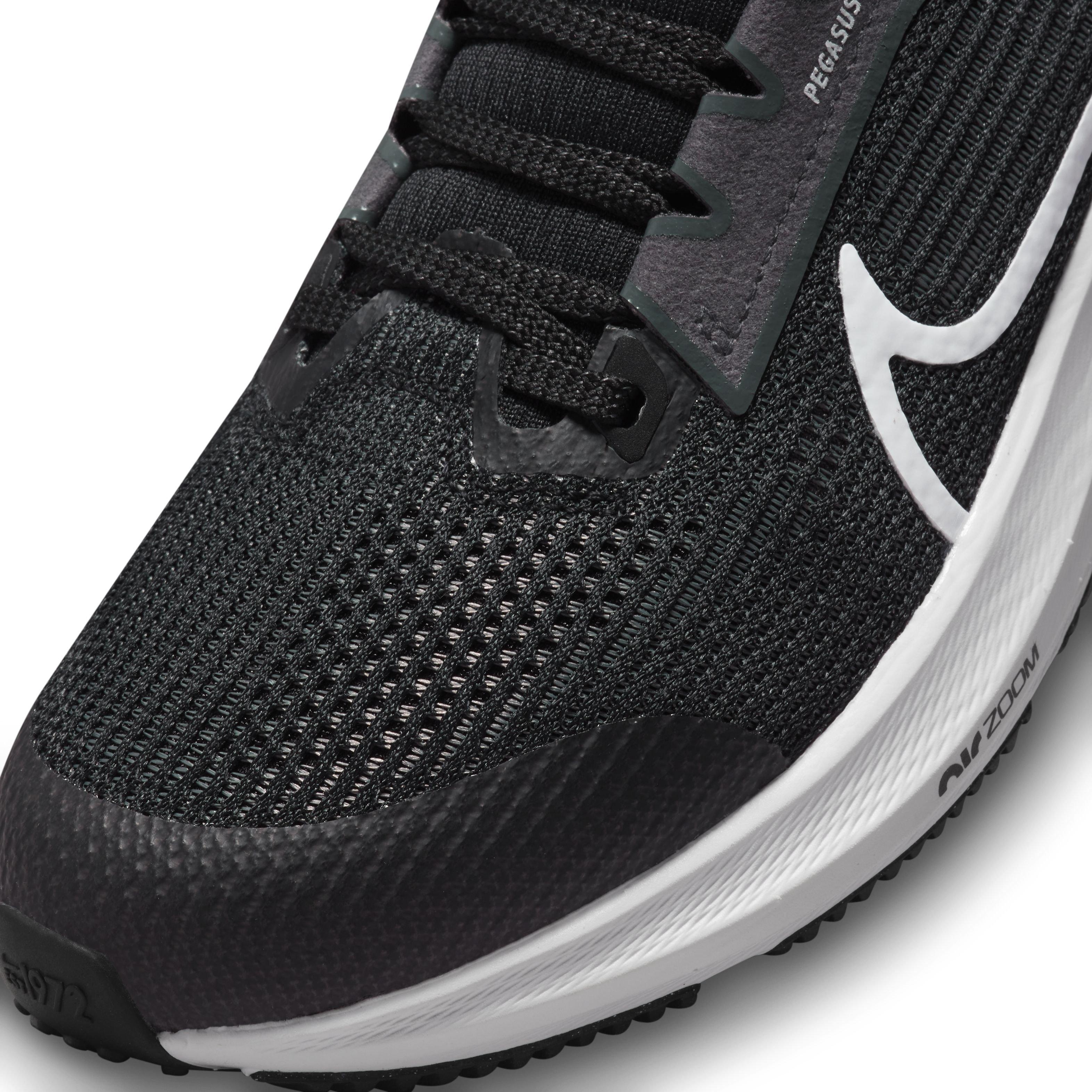 Nike Pegasus 40 "Black/Iron Grey/White" Grade School Boys' Running Shoe - BLACK/GREY/WHITE Thumbnail View 7