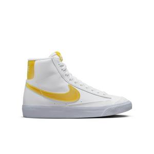 Yellow store nike blazers