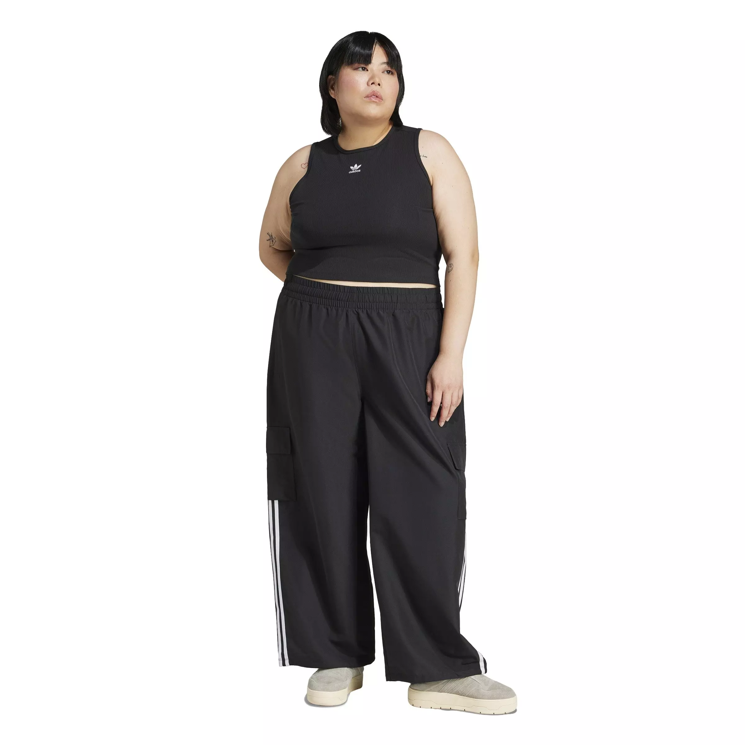 adidas Originals Women's 3-Stripes Adicolor Cargo Joggers -Black - BLACK