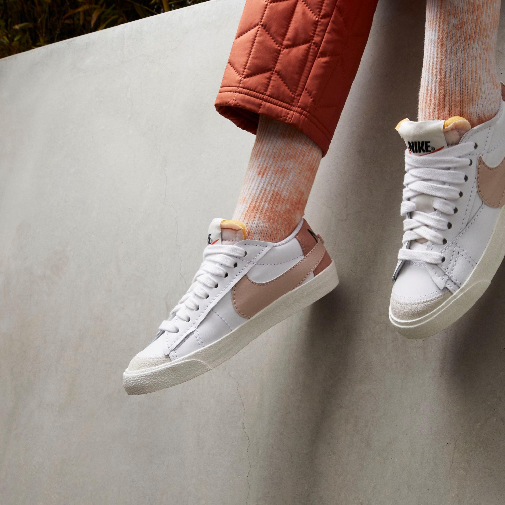 Nike Blazer Low '77 Jumbo Women's Shoes.