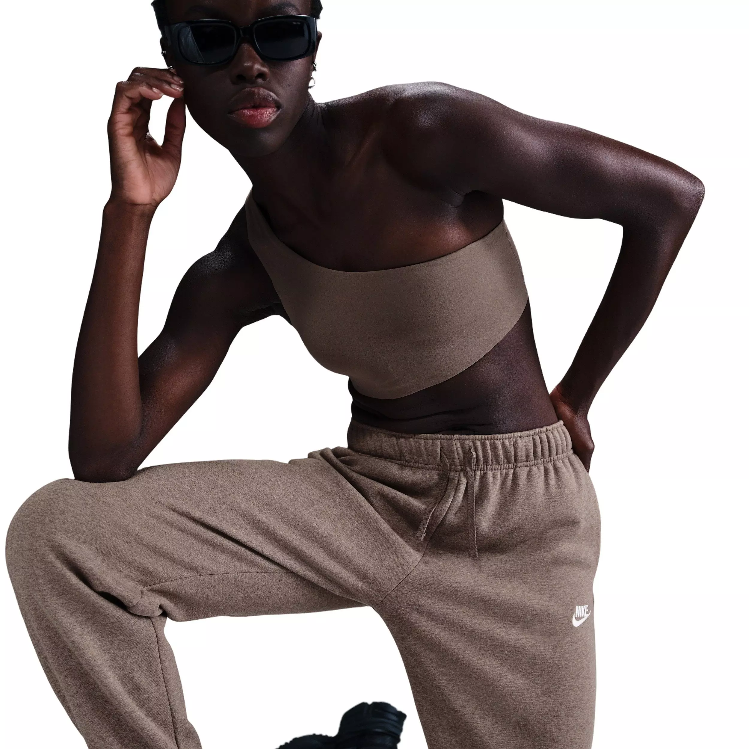 Nike Women's Sportswear Club Fleece Mid-Rise Oversized Sweatpants - Brown - BROWN