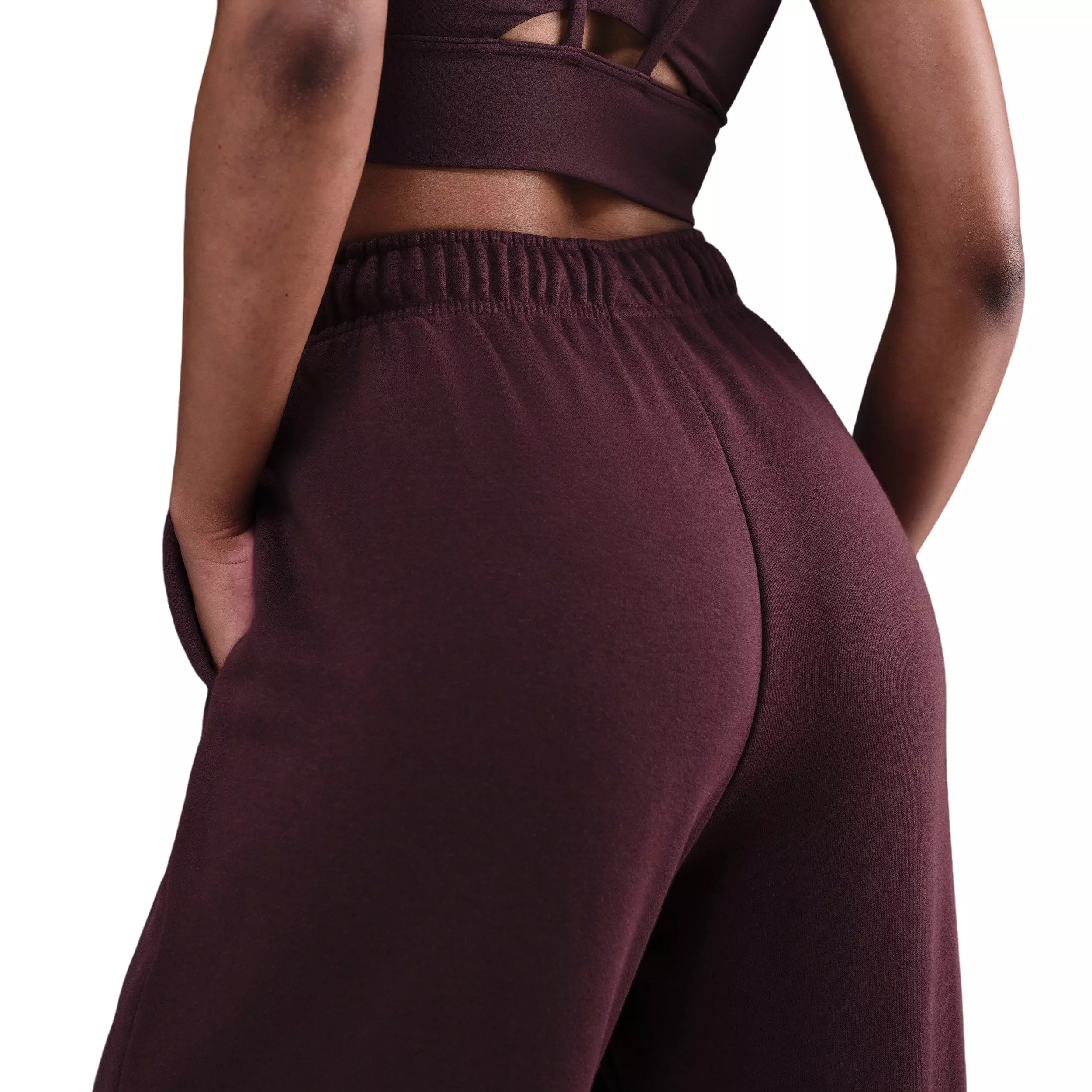 Nike Women's Sportswear Club Fleece Mid-Rise Oversized Sweatpants - Red - RED