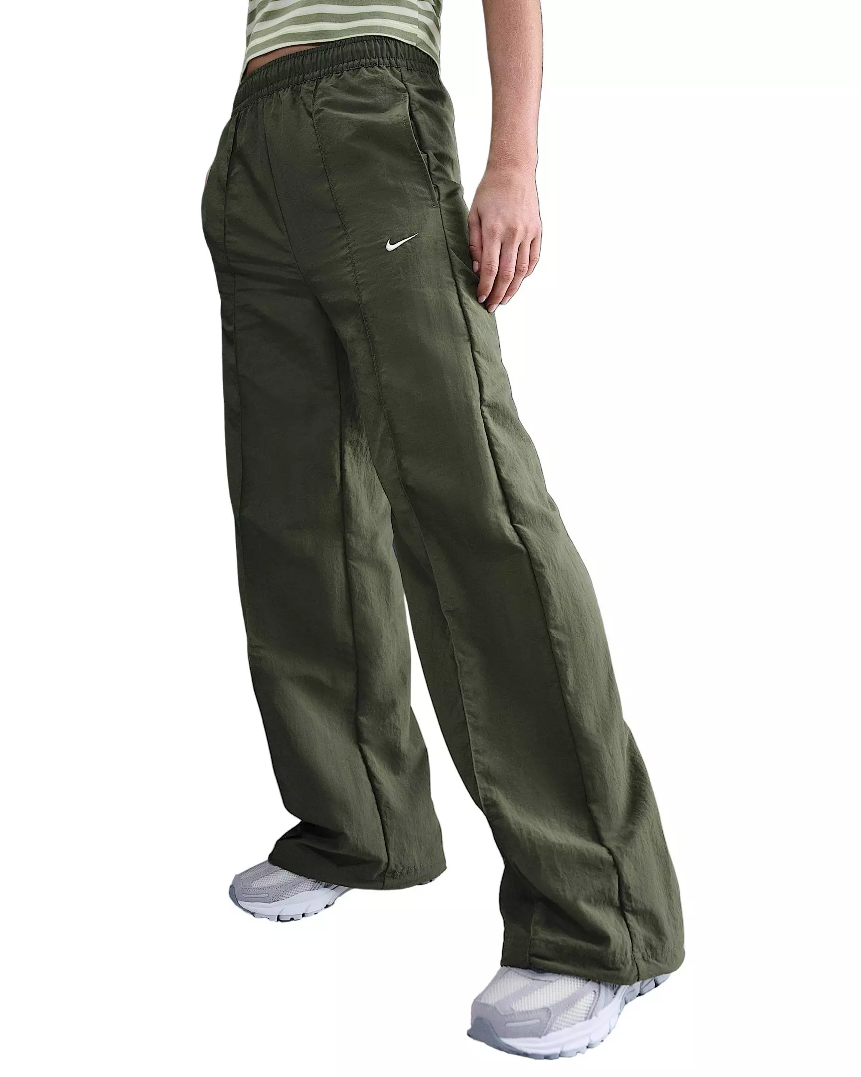 Nike Women's Sportswear Everything Wovens Mid-Rise Open-Hem Pants - Green - GREEN
