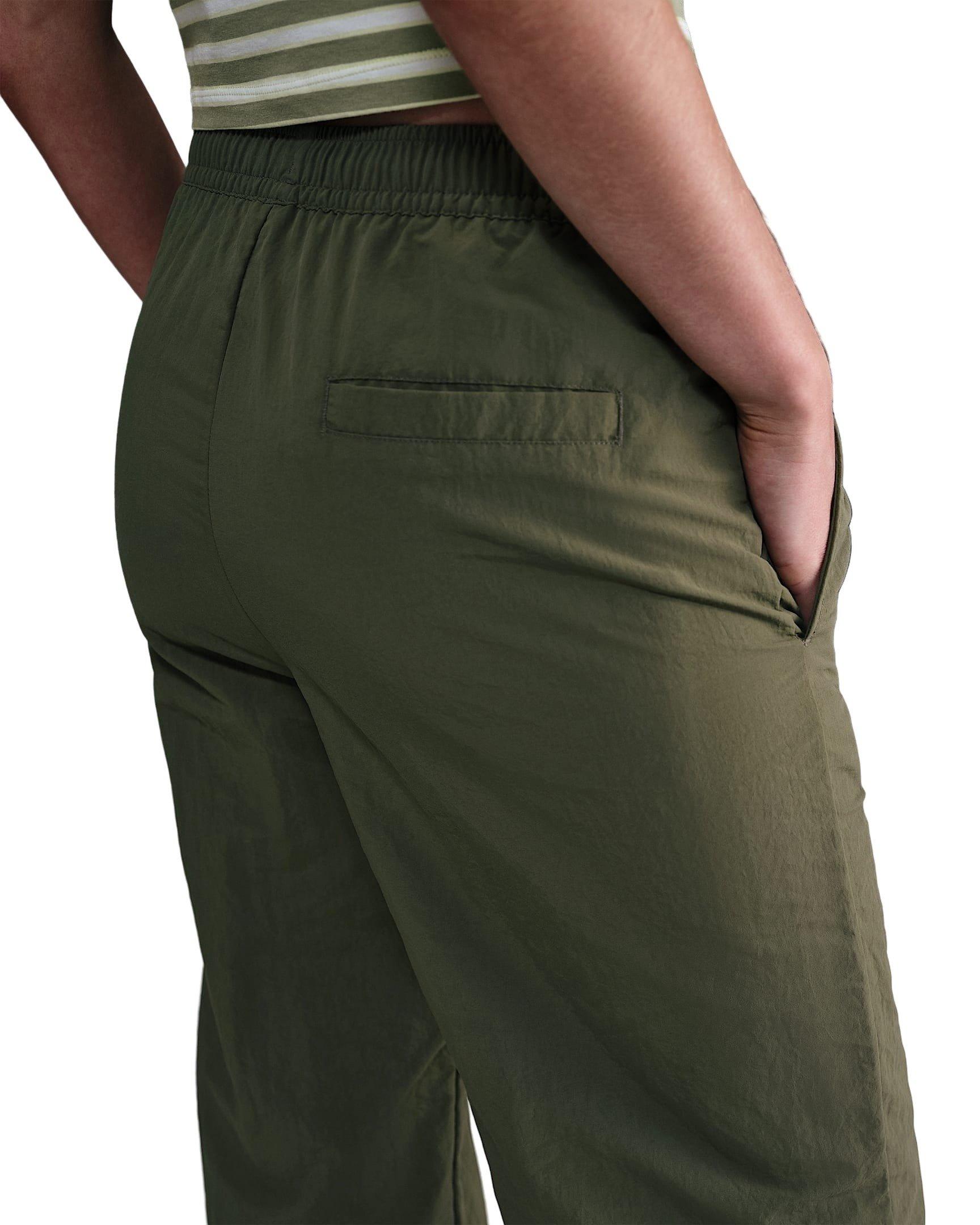 Nike Women's Sportswear Everything Wovens Mid-Rise Open-Hem Pants - Green - GREEN Thumbnail View 4