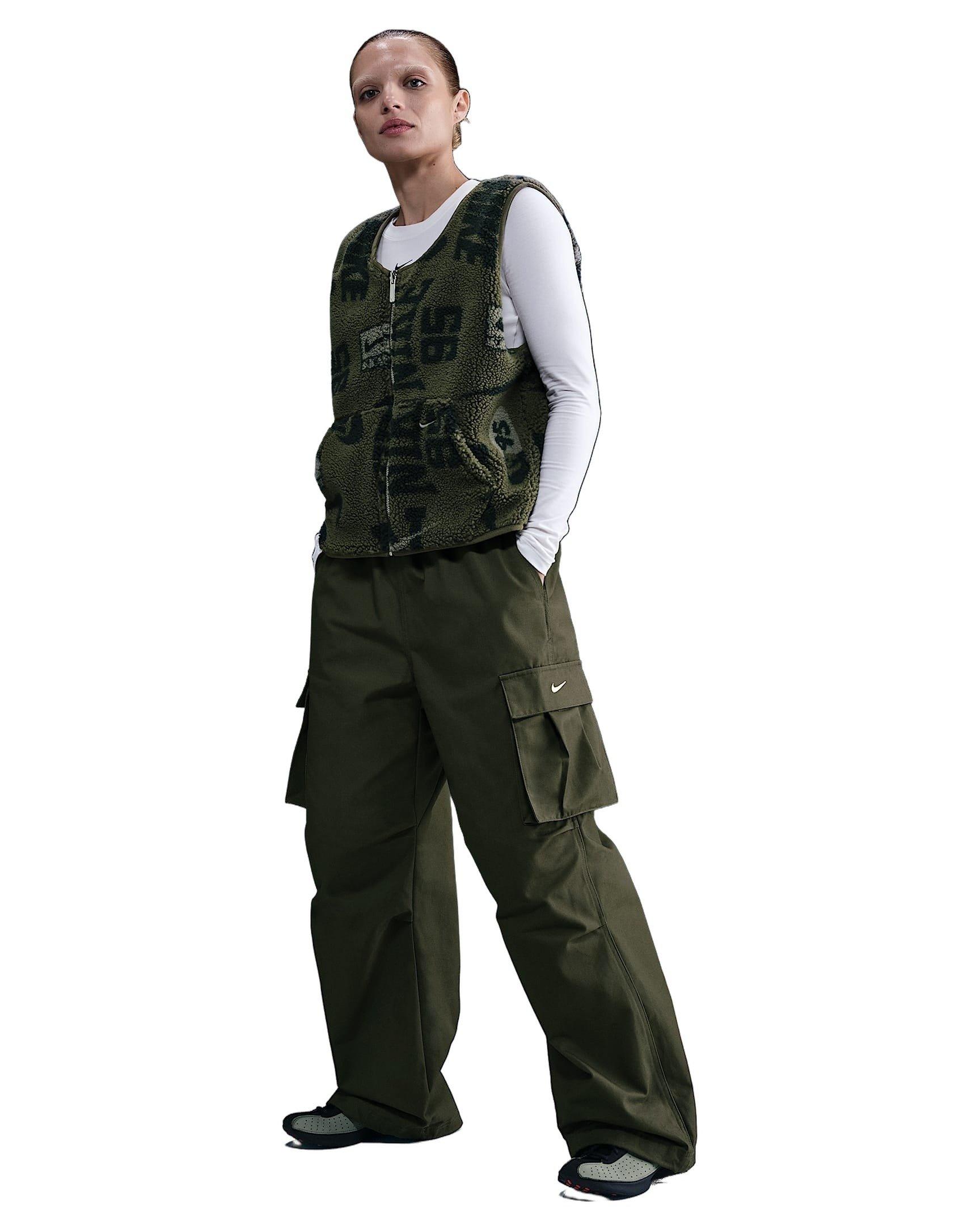 Nike Women's Sportswear Mid-Rise Oversized Woven Cargo Pants - Green - GREEN Thumbnail View 1