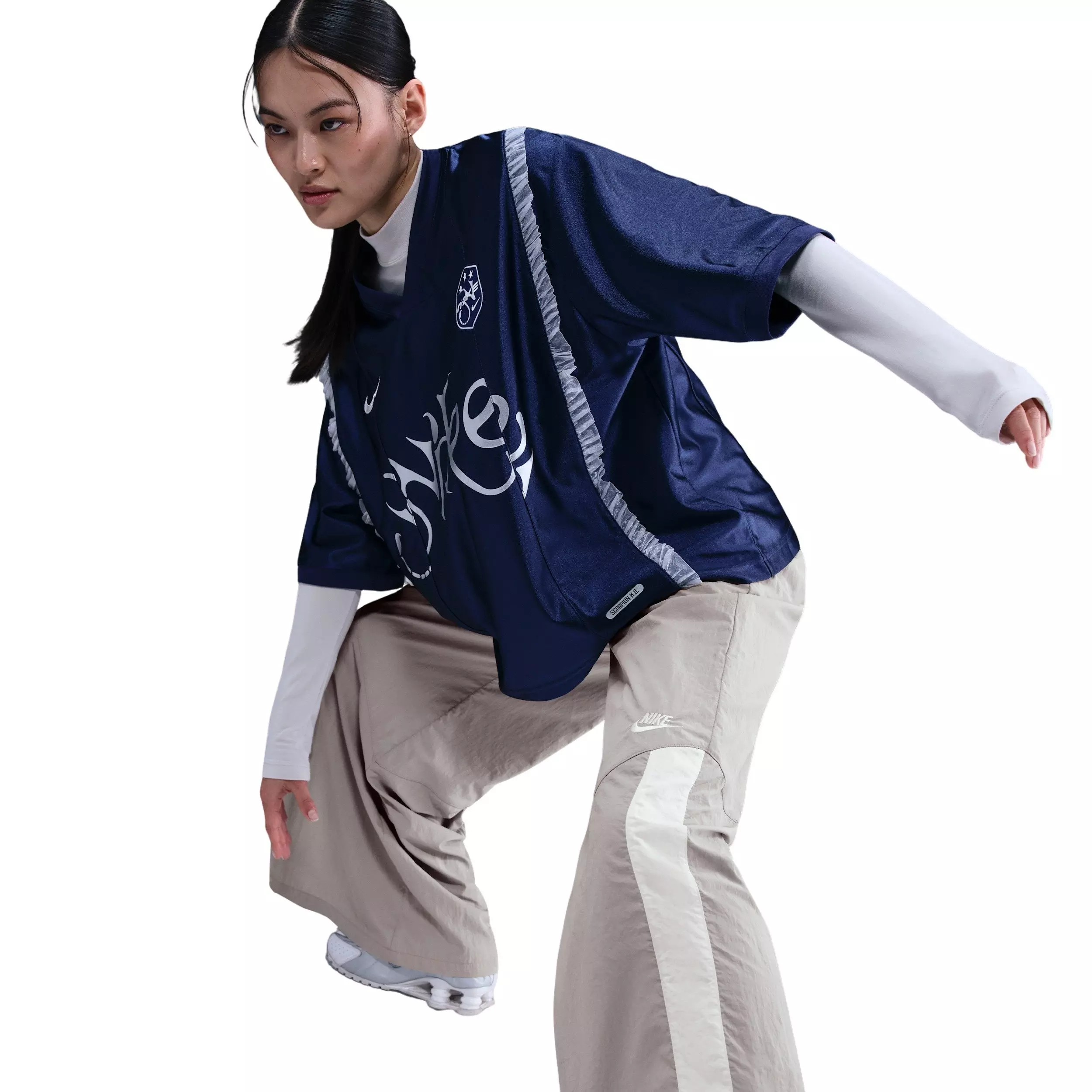 Nike Women's Sportswear Wide-Leg Woven Trousers - Grey - GREY