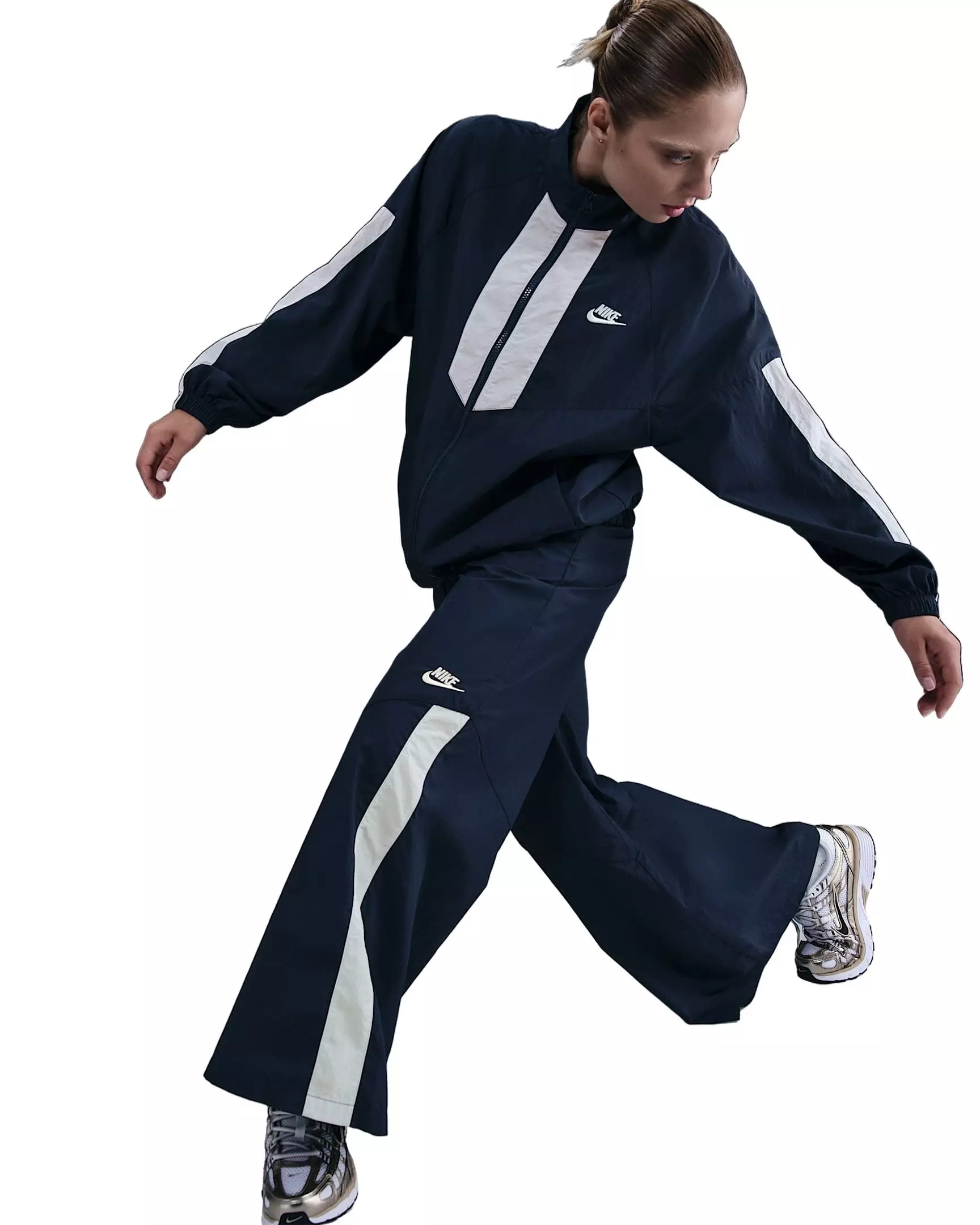 Nike Women's Sportswear Wide-Leg Woven Trousers - Blue - BLUE