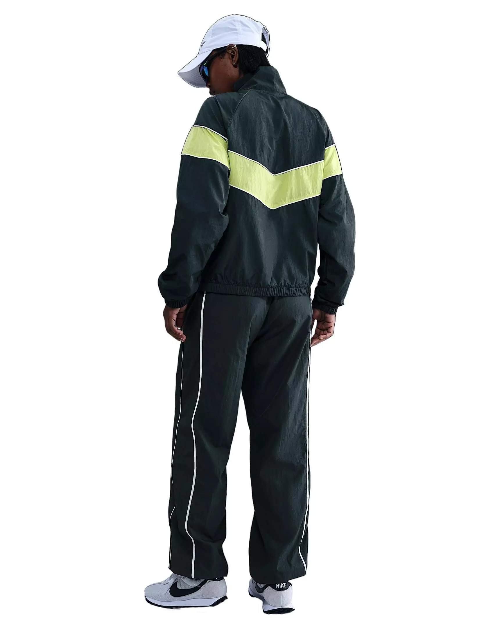 Nike Women's Sportswear Windrunner Woven Pants - Green - GREEN