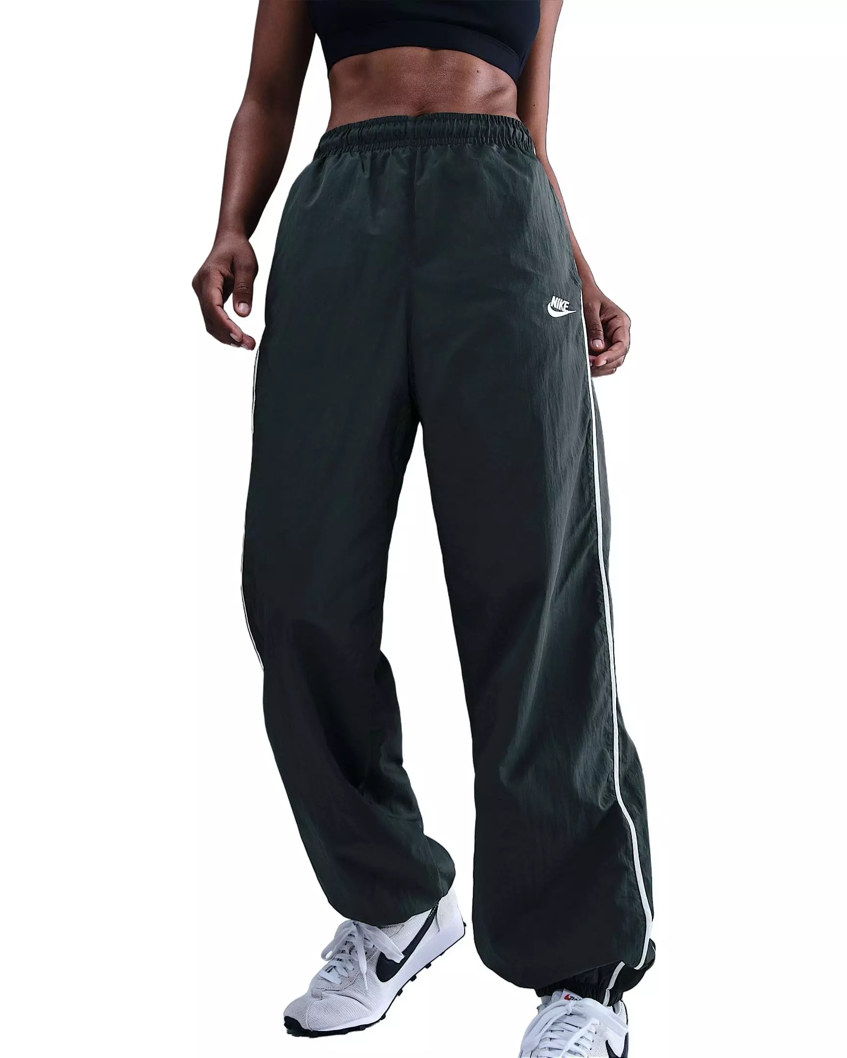 Nike Women's Sportswear Windrunner Woven Pants - Green - GREEN