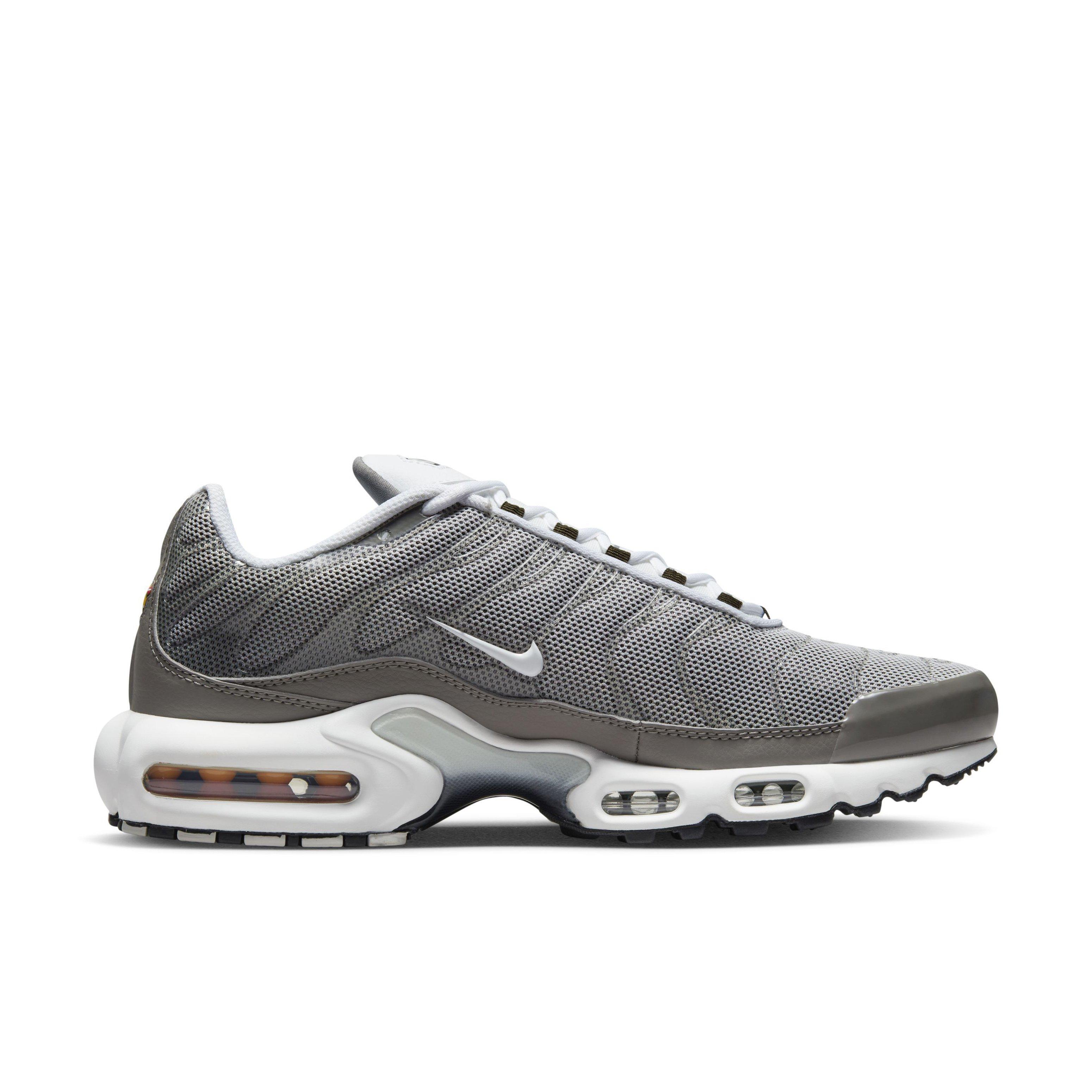 suficiente Incomodidad Miniatura Nike Air Max Plus EWT "Flat Pewter/Photon Dust/Black/White" Men's Shoe