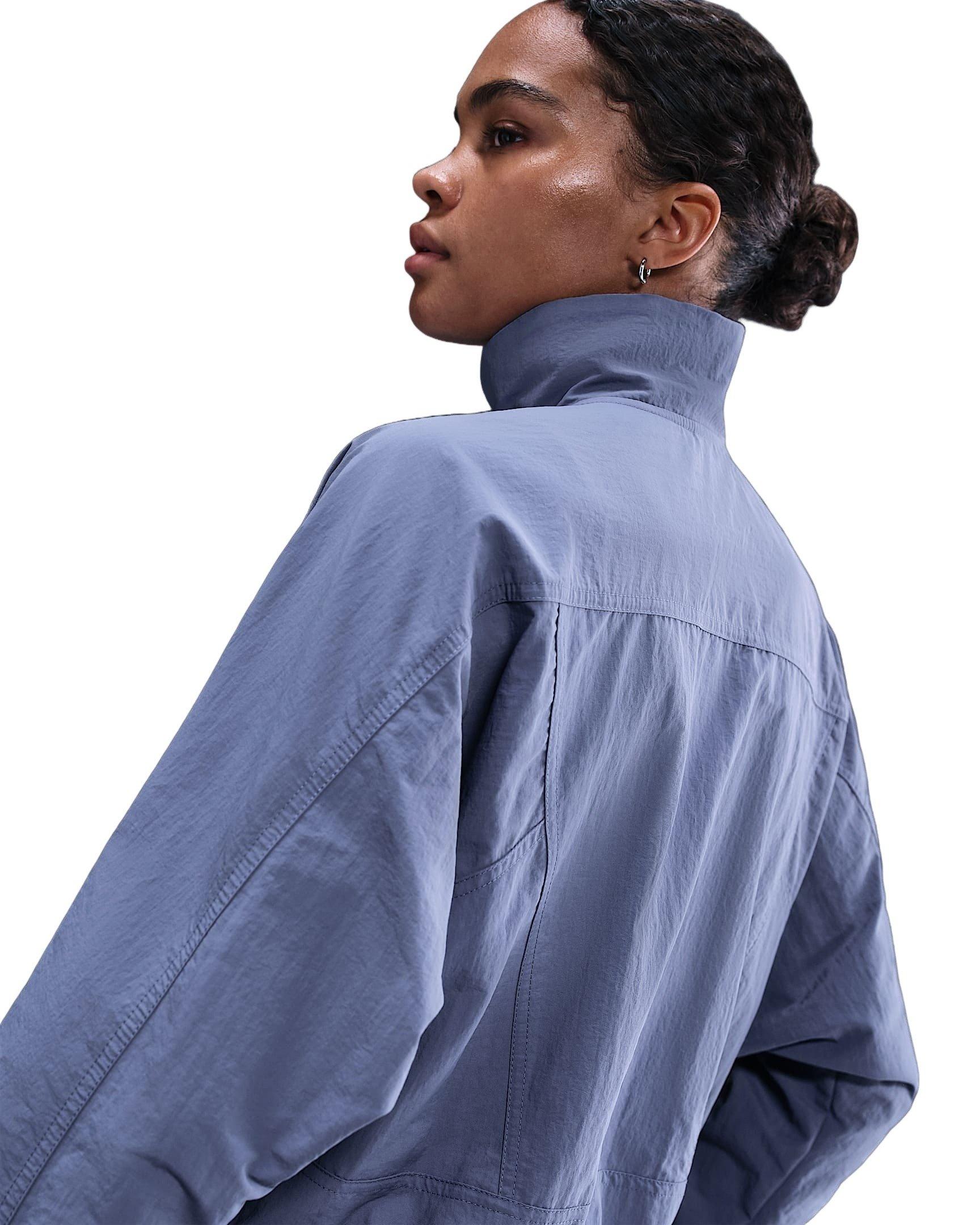 Nike Women's Sportswear Everything Wovens Oversized Repel UV Protection Jacket - Blue - BLUE Thumbnail View 2