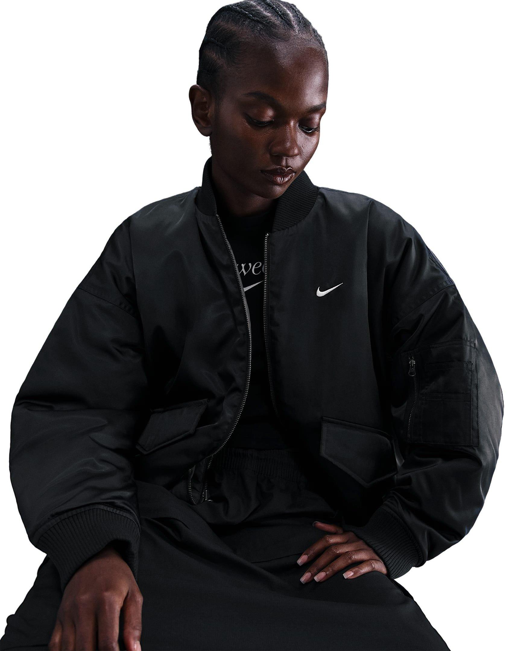 Nike Women's Sportswear Therma-FIT Reversible Bomber Jacket - Black - BLACK Thumbnail View 3