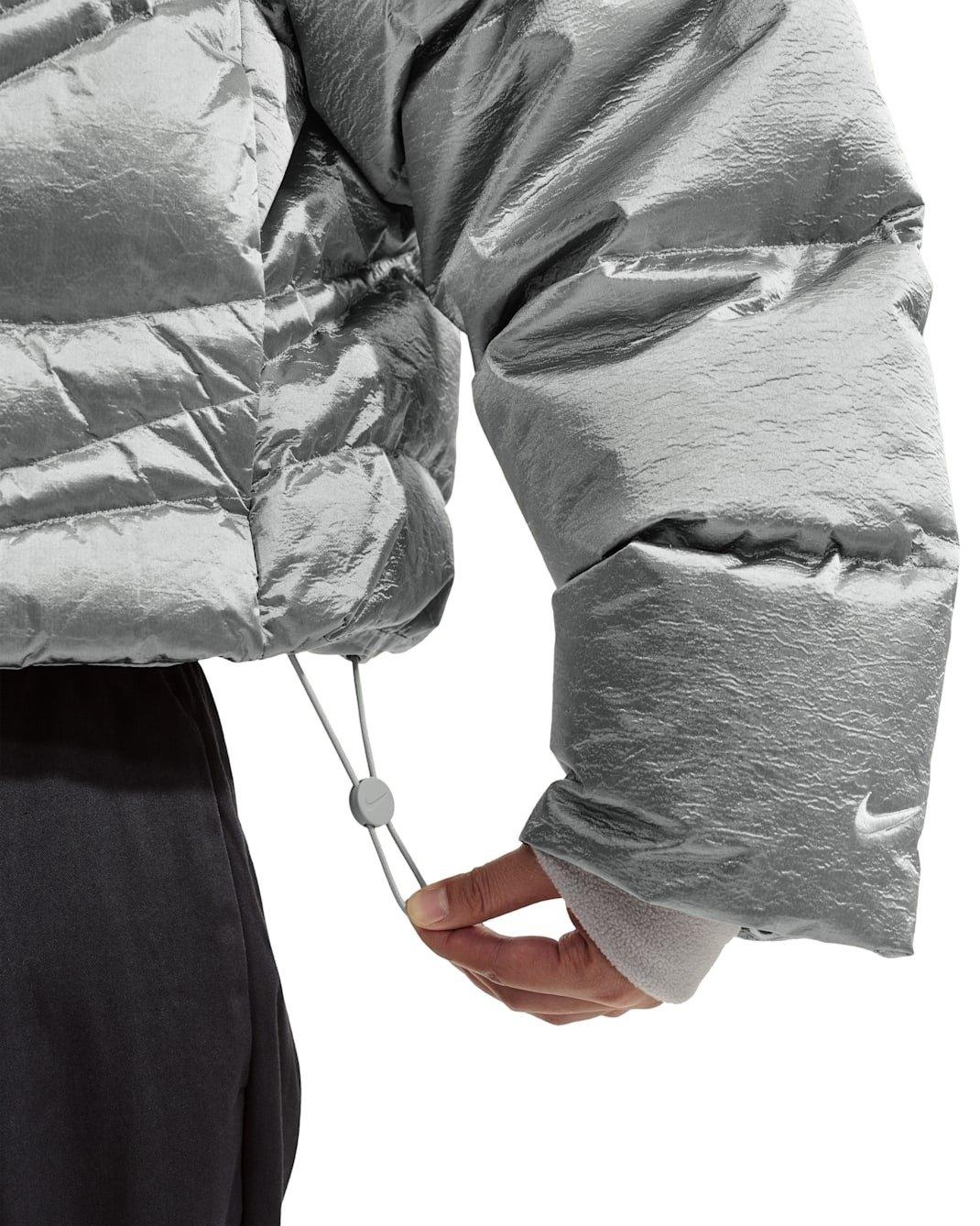 Nike Women's Sportswear Swoosh Series Therma-FIT Oversized Metallic Down Puffer Jacket - Silver - SILVER Thumbnail View 4