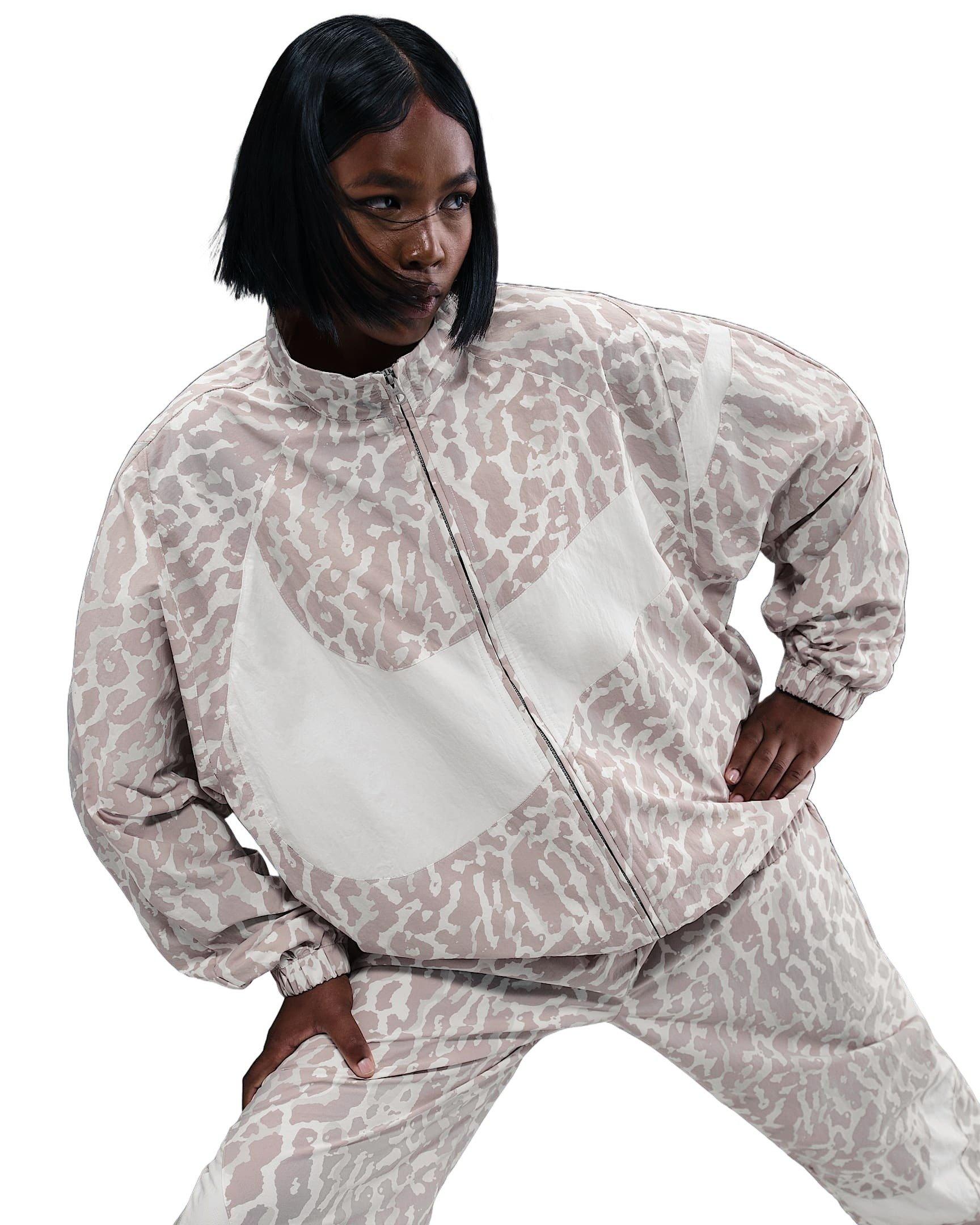 Nike Women's Sportswear Woven Printed Jacket - Beige - BEIGE Thumbnail View 5