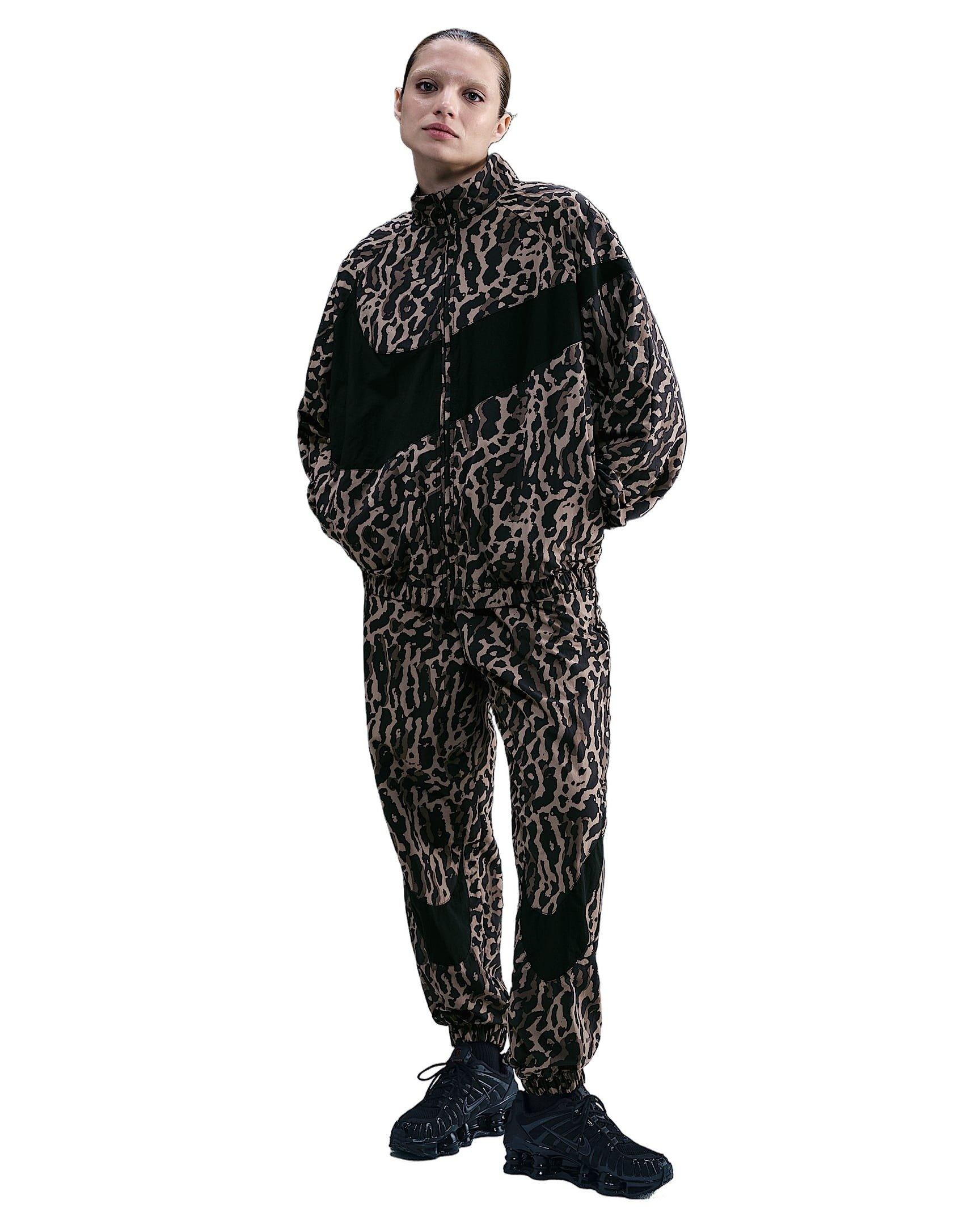 Nike Women's Sportswear Woven Printed Jacket - Black - BLACK Thumbnail View 1