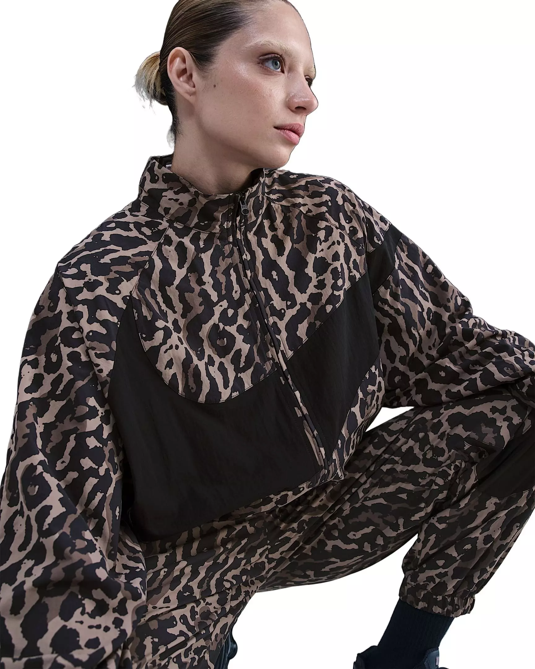 Nike Women's Sportswear Woven Printed Jacket - Black - BLACK