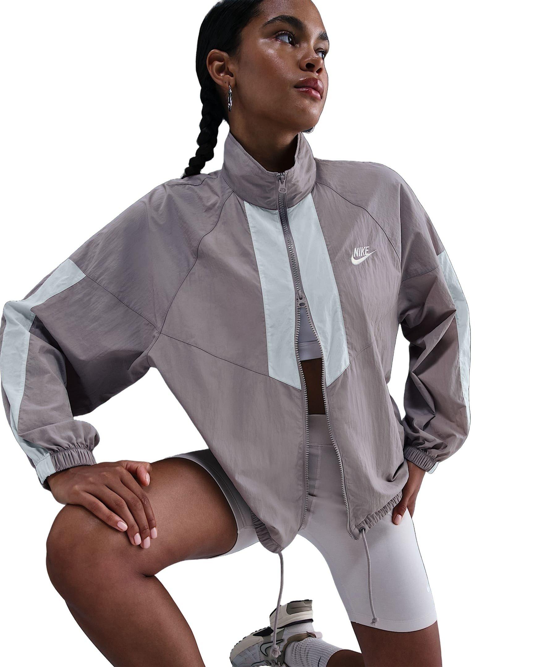 Nike Women's Sportswear Windrunner Oversized Jacket -Grey - GREY Thumbnail View 3