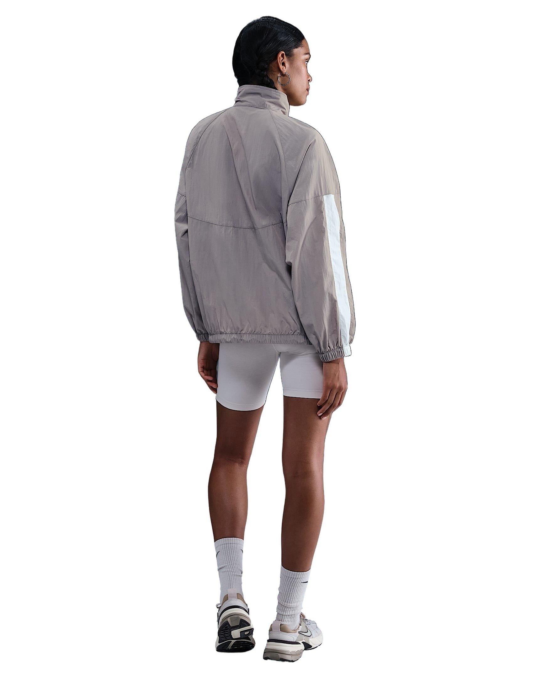 Nike Women's Sportswear Windrunner Oversized Jacket -Grey - GREY Thumbnail View 6