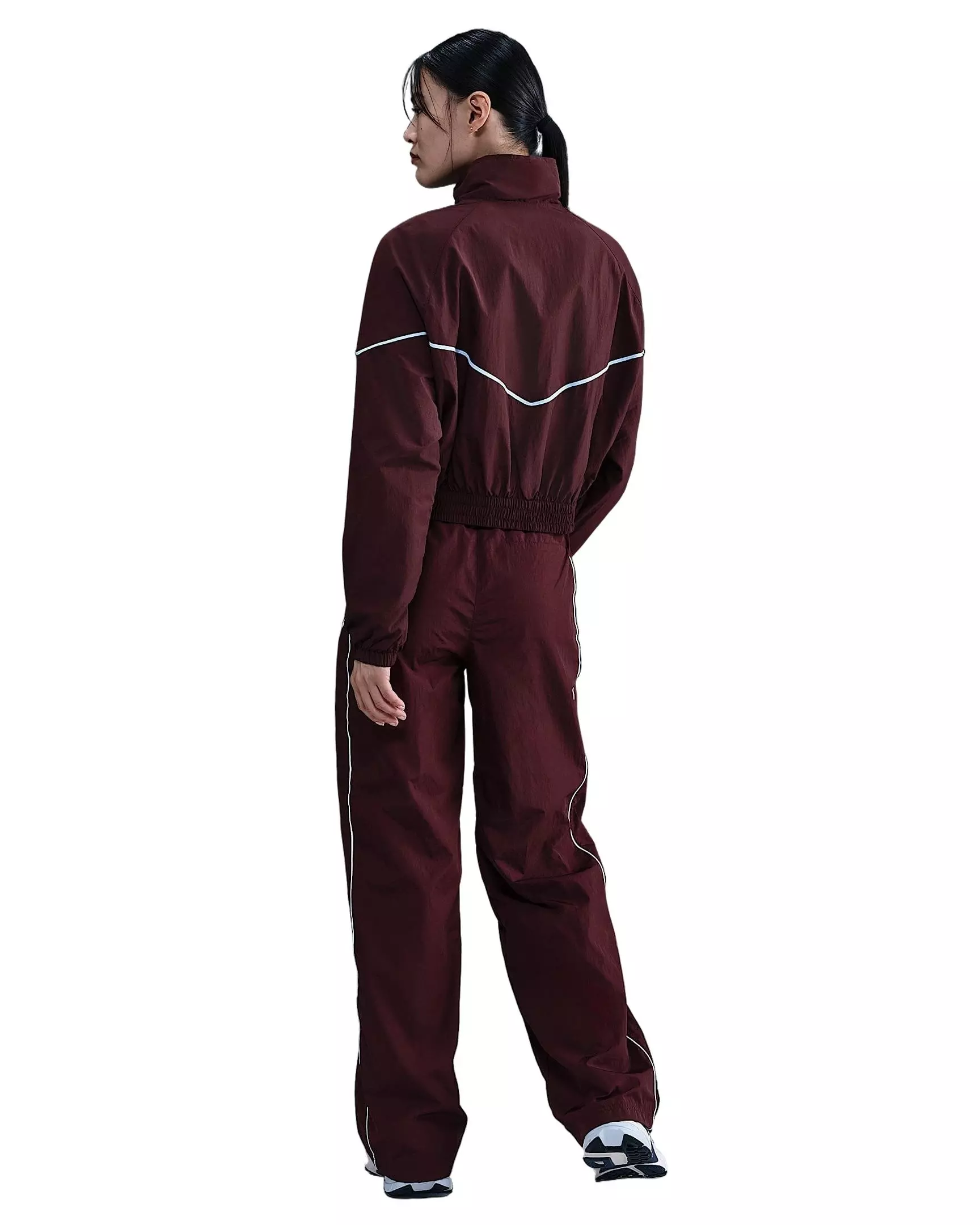 Nike Women's Sportswear Windrunner Woven Jacket -Burgundy - BURGUNDY