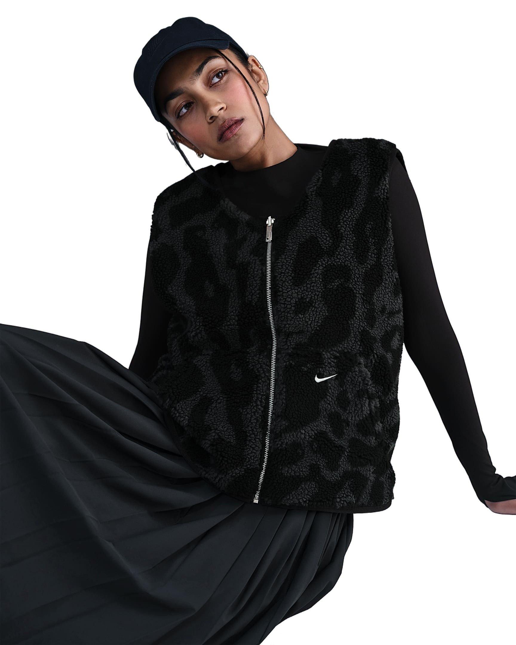 Nike Women's Sportswear High-Pile Fleece Vest -Black - BLACK Thumbnail View 3