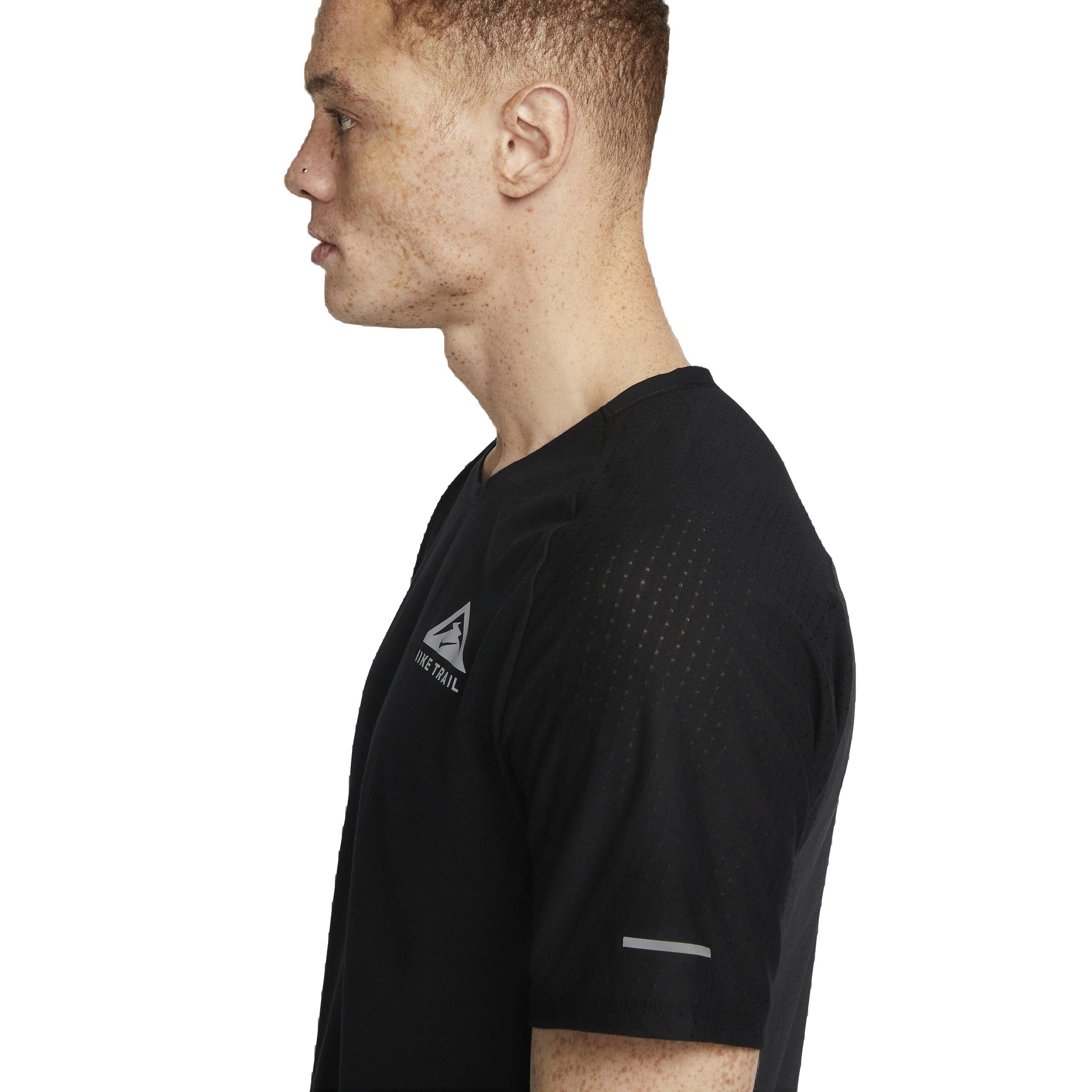 Nike Men's Dri-FIT Solar Chase Short Sleeve Trail Running Top - BLACK Thumbnail View 7