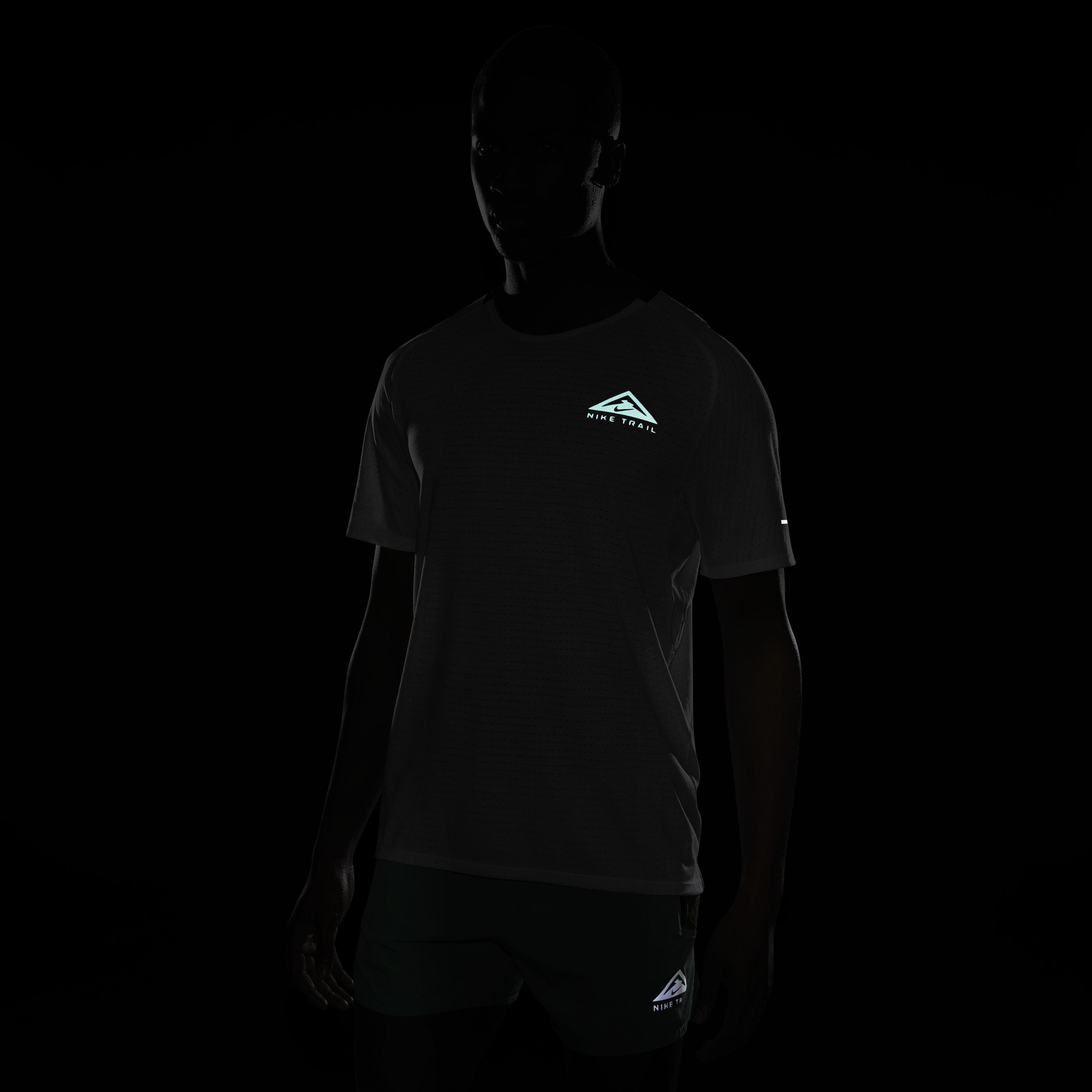 Nike Men's Dri-FIT Solar Chase Short Sleeve Trail Running Top - WHITE Thumbnail View 6