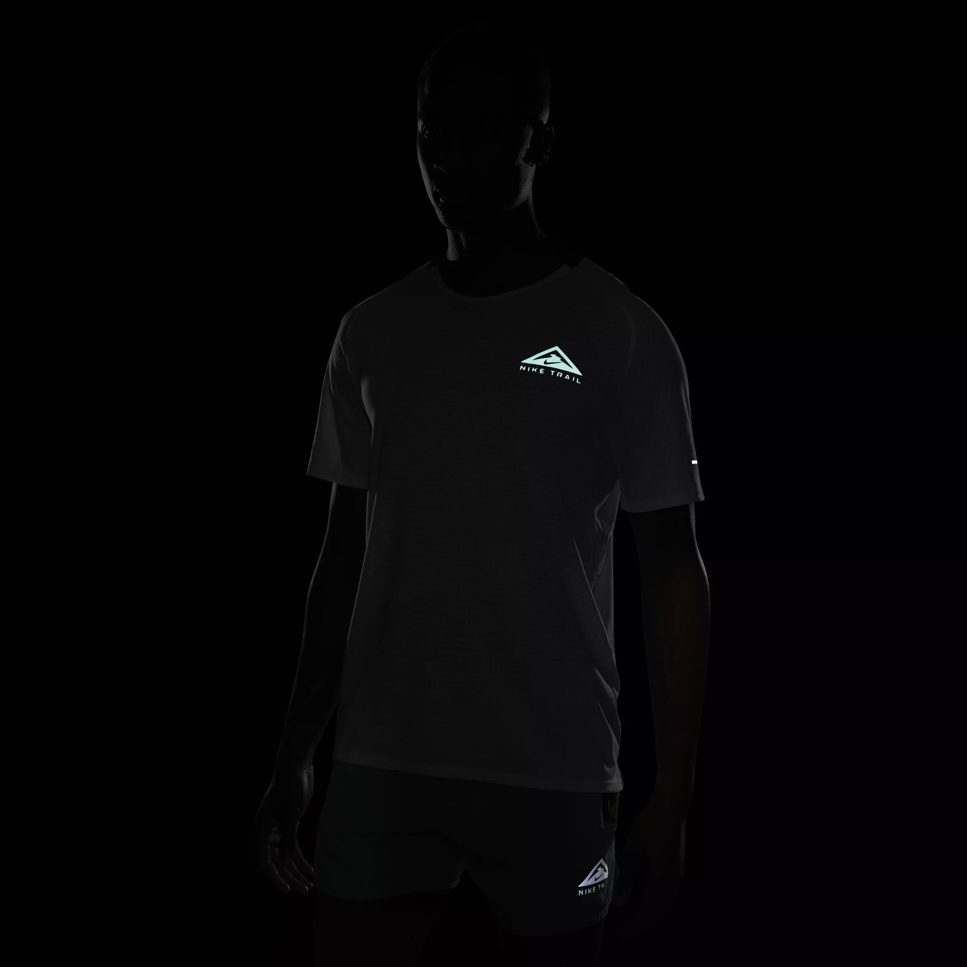 Nike Men's Dri-FIT Solar Chase Short Sleeve Trail Running Top - WHITE