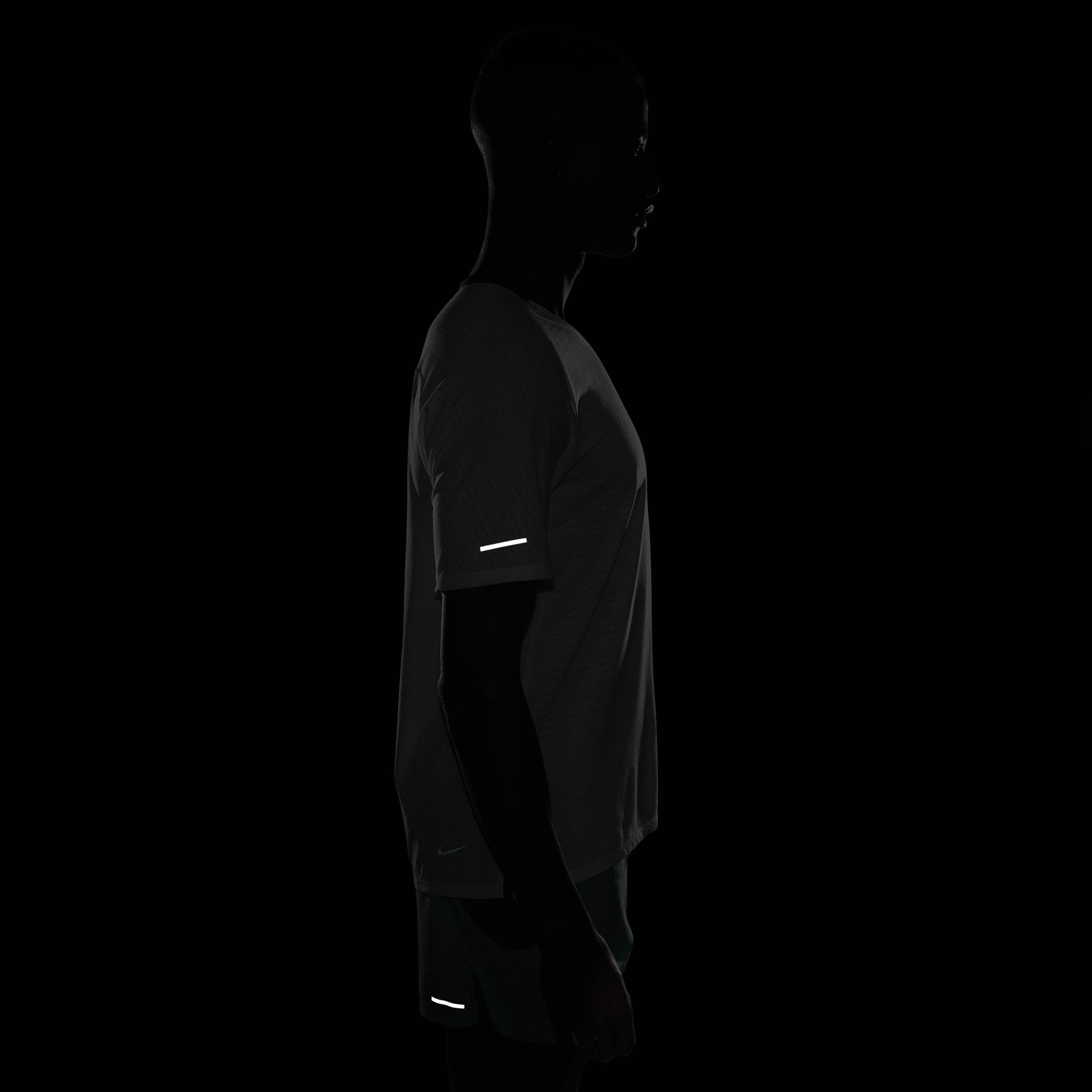 Nike Men's Dri-FIT Solar Chase Short Sleeve Trail Running Top - WHITE Thumbnail View 7