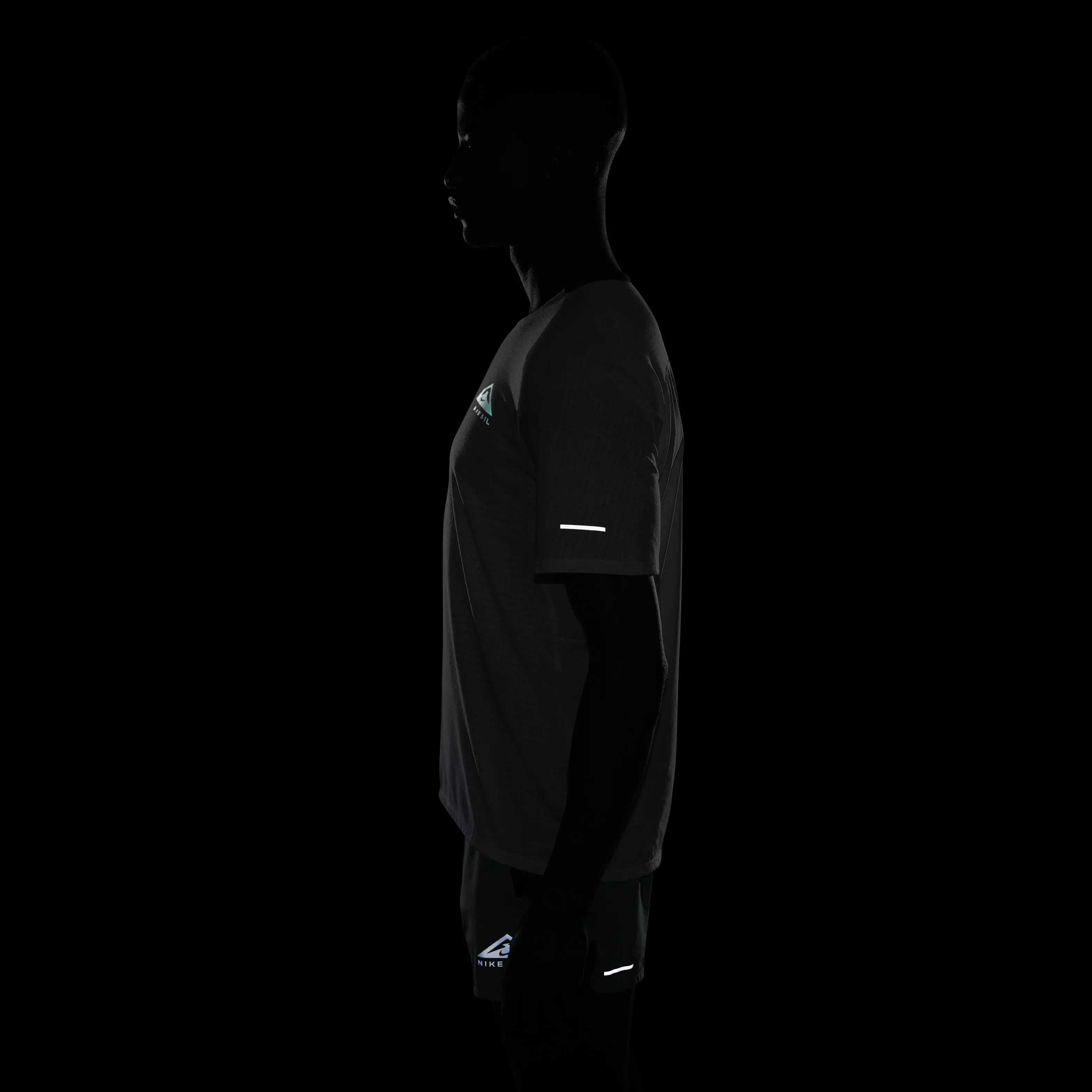 Nike Men's Dri-FIT Solar Chase Short Sleeve Trail Running Top - WHITE