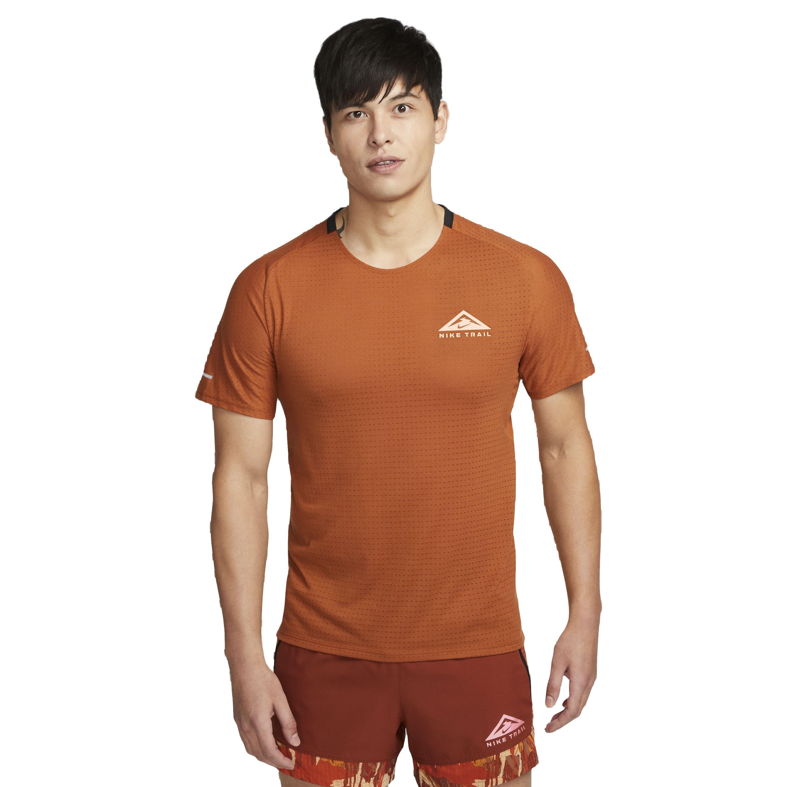 Nike Men's Dri-FIT Solar Chase Short Sleeve Trail Running Top - BROWN Thumbnail View 1