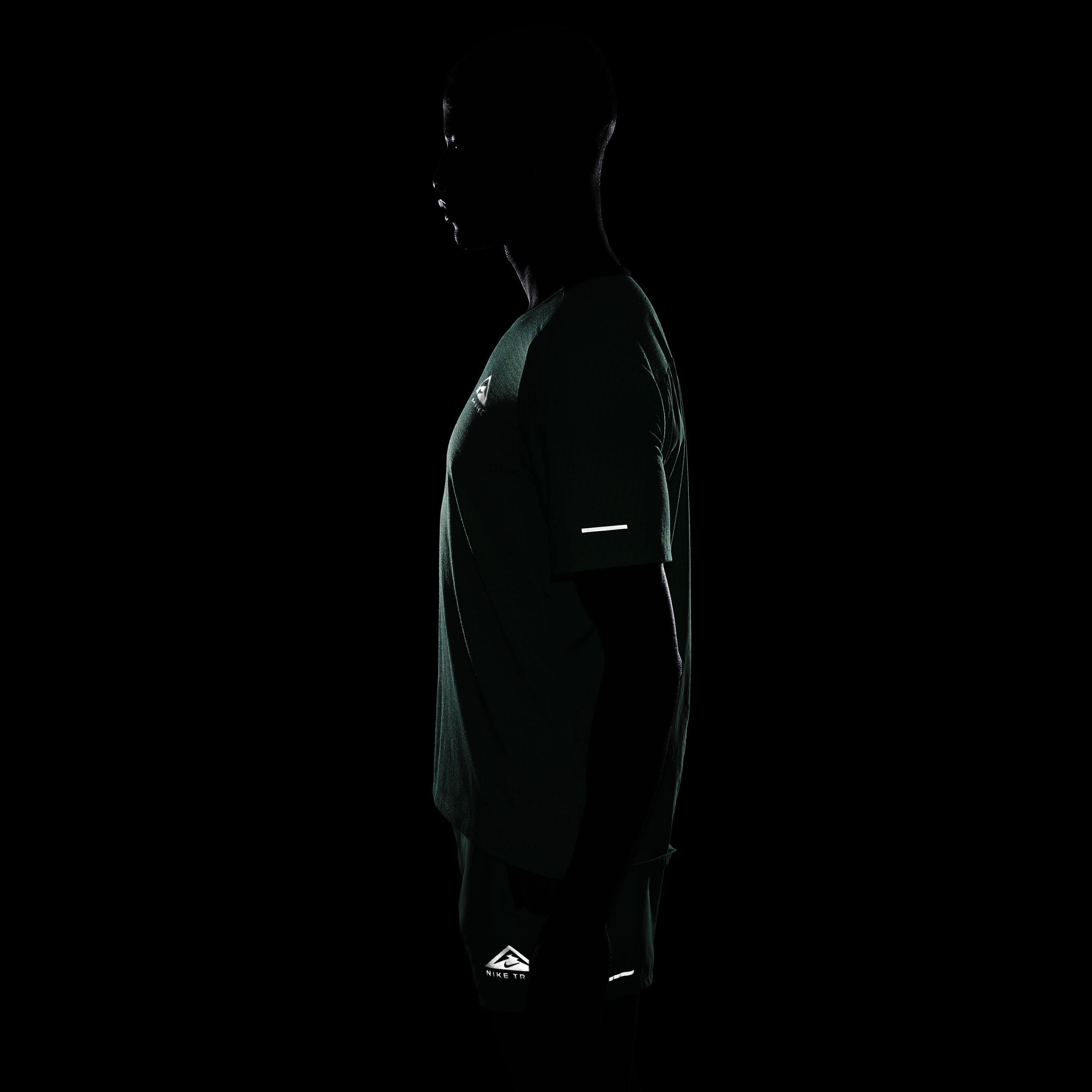 Nike Men's Dri-FIT Solar Chase Short Sleeve Trail Running Top - GREEN Thumbnail View 7