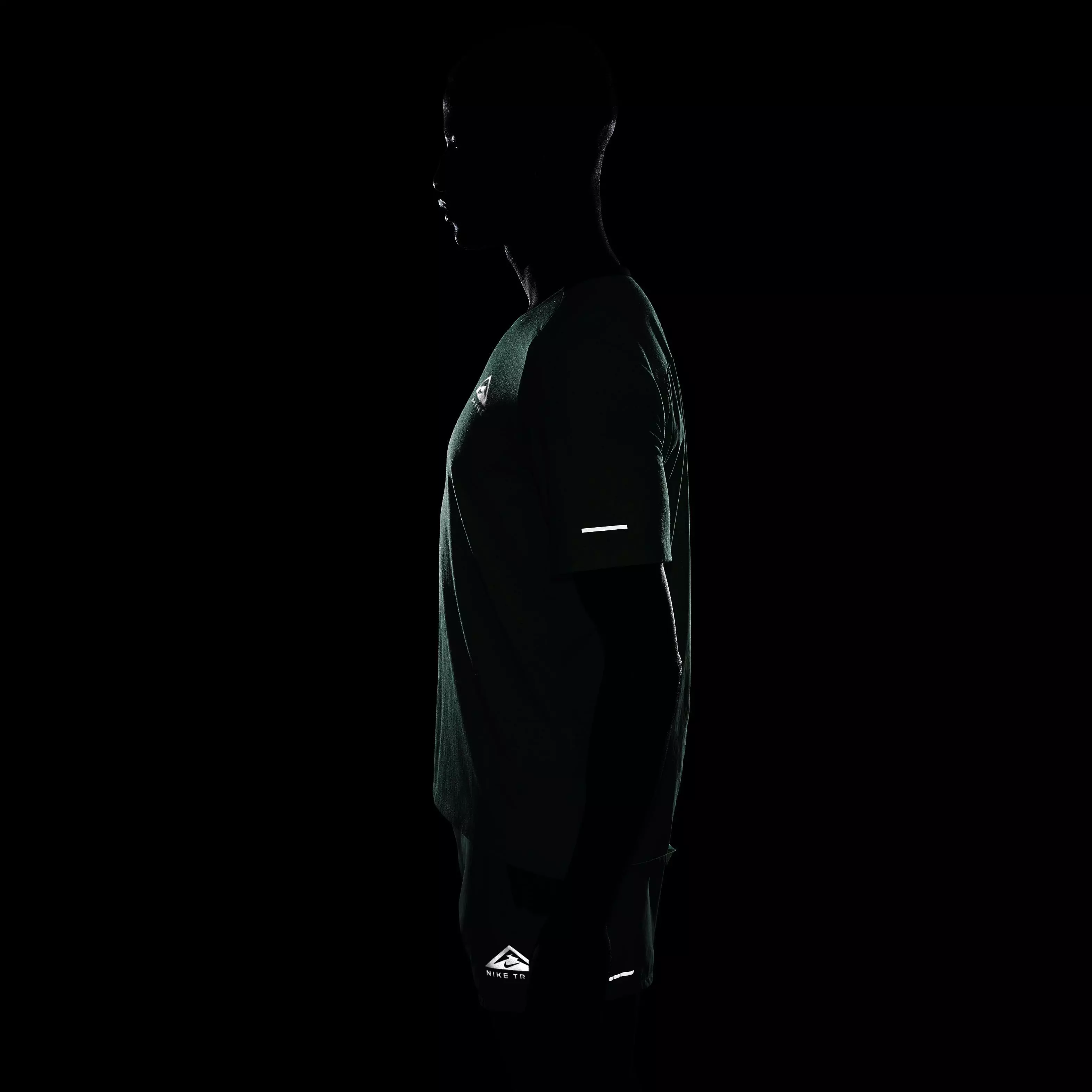 Nike Men's Dri-FIT Solar Chase Short Sleeve Trail Running Top - GREEN