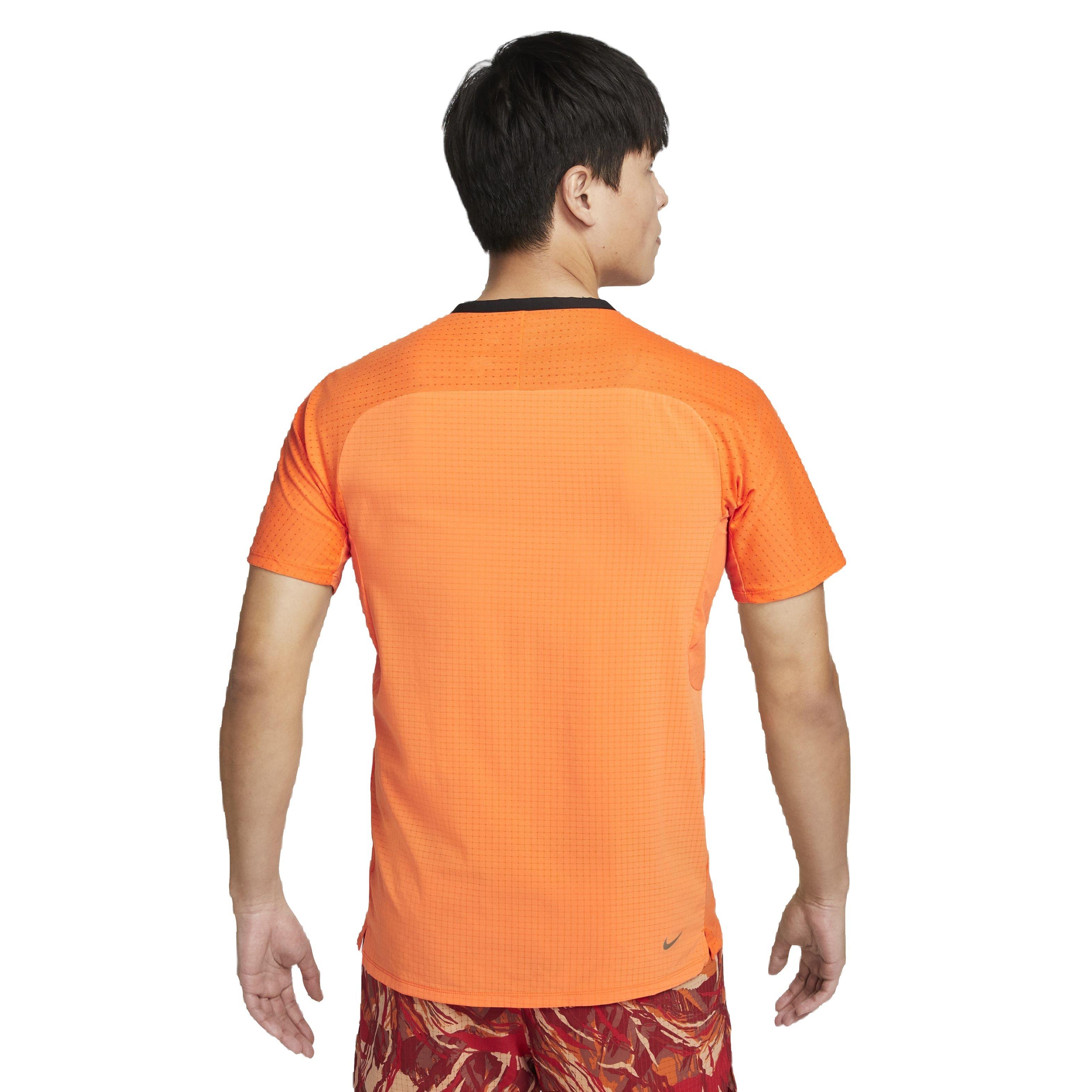 Nike Men's Dri-FIT Solar Chase Short Sleeve Trail Running Top - ORANGE Thumbnail View 2