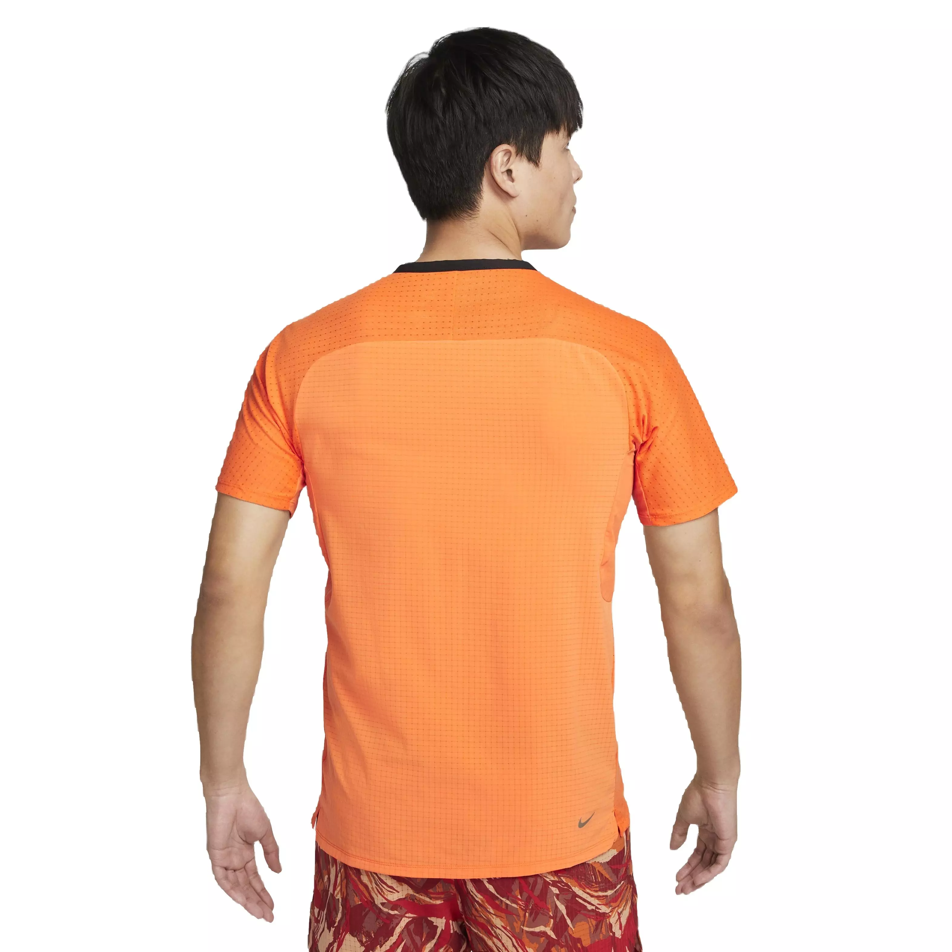 Nike Men's Dri-FIT Solar Chase Short Sleeve Trail Running Top - ORANGE