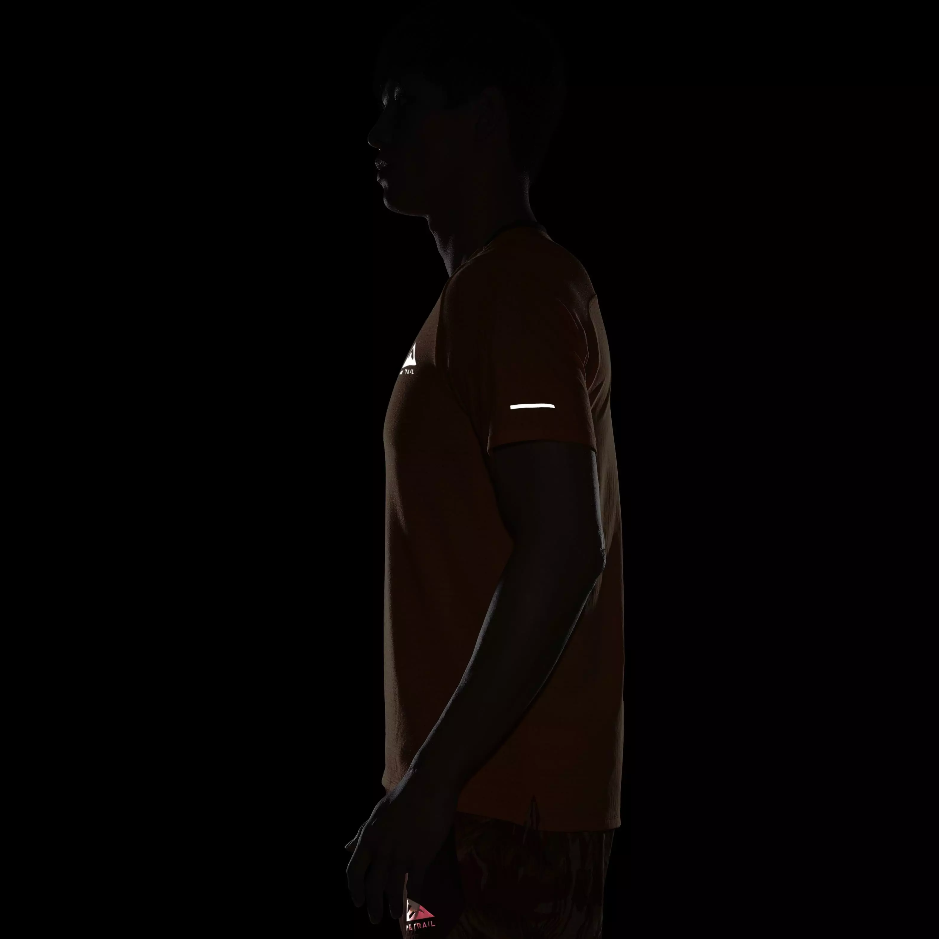 Nike Men's Dri-FIT Solar Chase Short Sleeve Trail Running Top - ORANGE