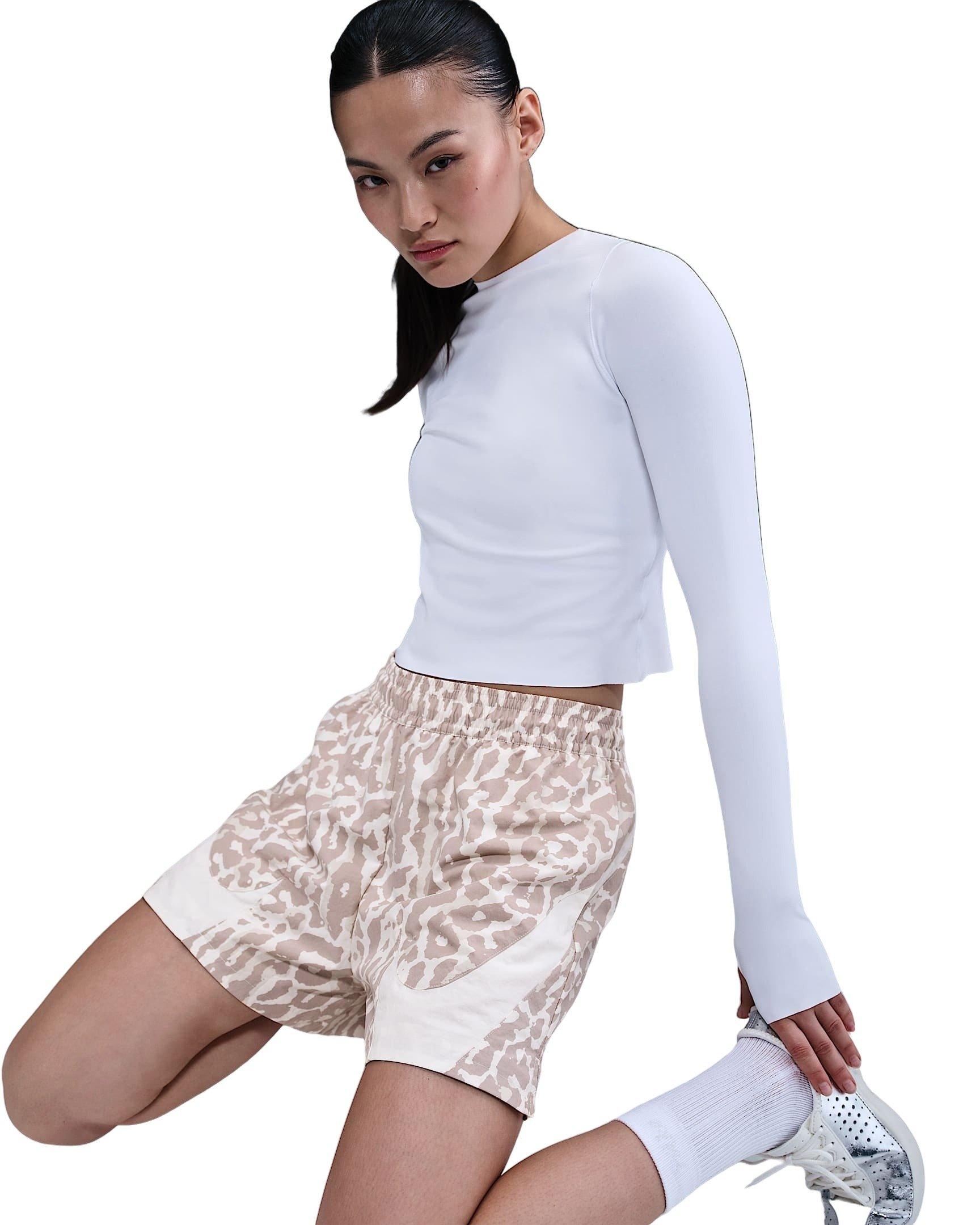 Nike Women's Sportswear Trend Woven AOP Shorts -Grey - GREY Thumbnail View 3