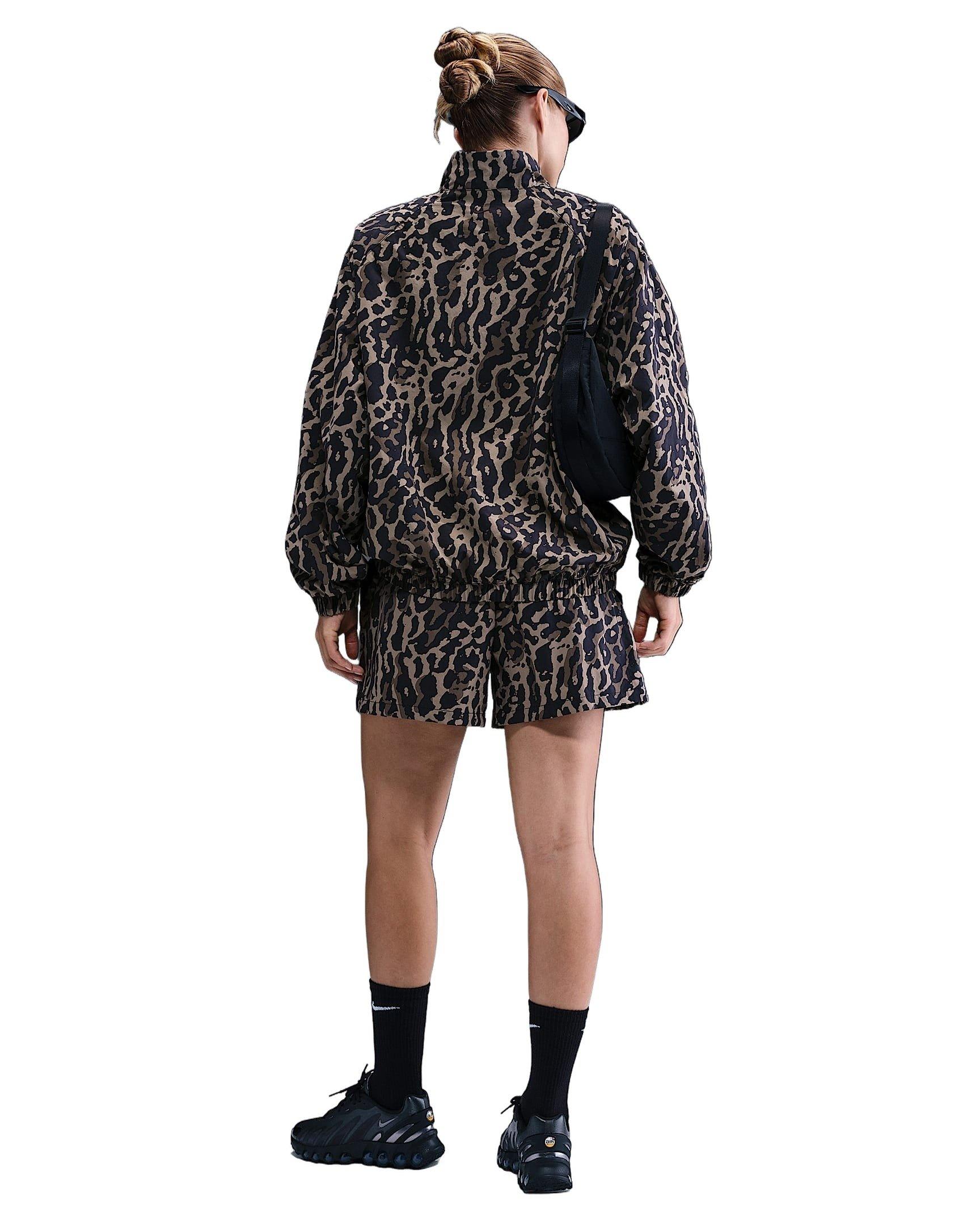 Nike Women's Sportswear Trend Woven AOP Shorts -Black - BLACK Thumbnail View 5