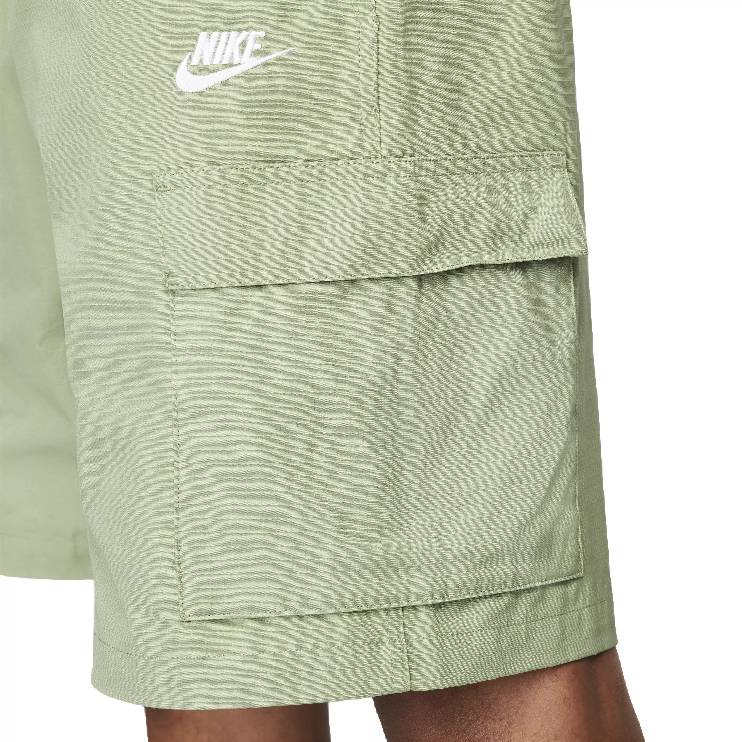 Nike Men's Club Woven Cargo Shorts - GREEN