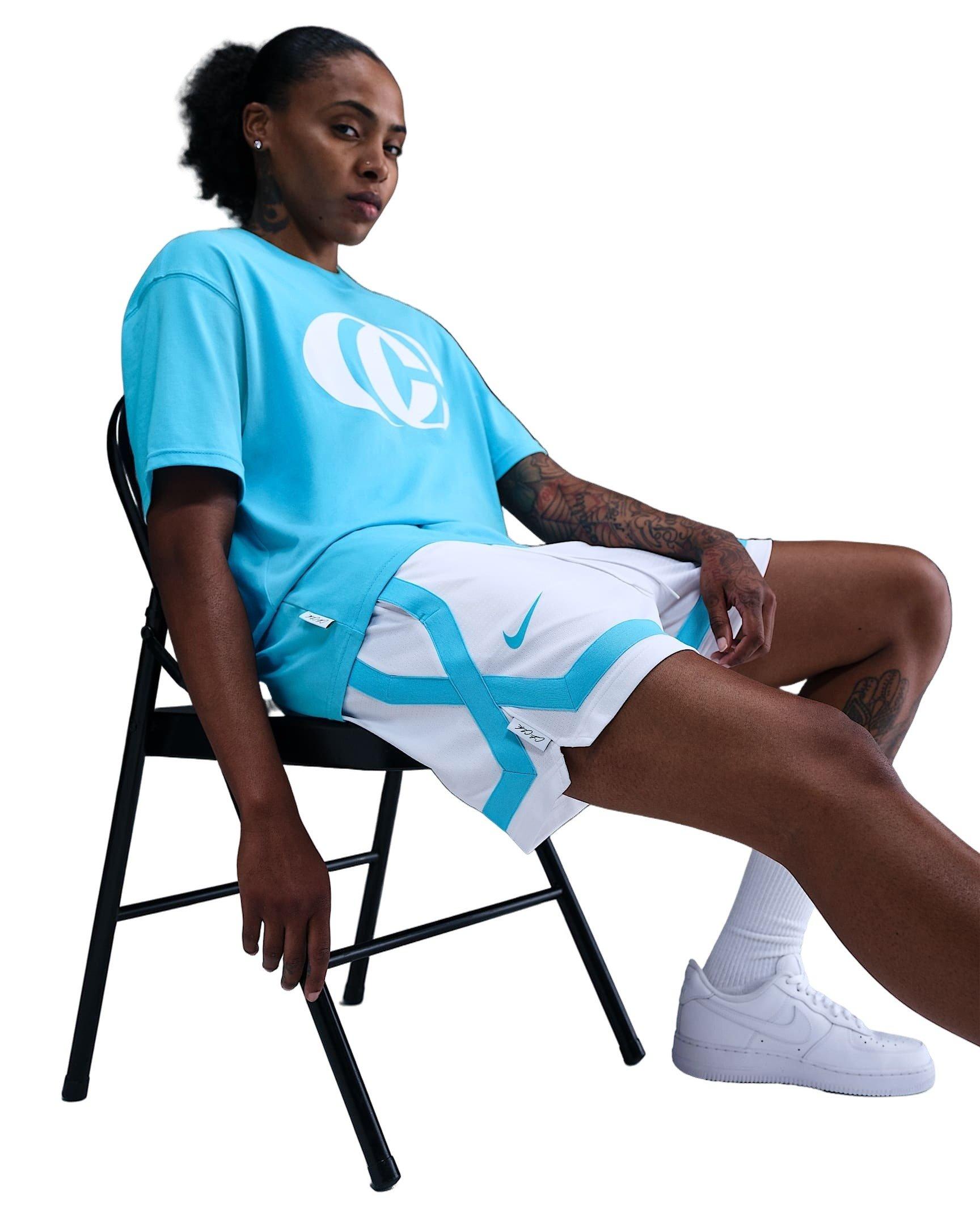 Nike Unisex Caitlin Clark Crossover Dri-FIT 5" Basketball Shorts - White/Blue - WHITE/BLUE Thumbnail View 3