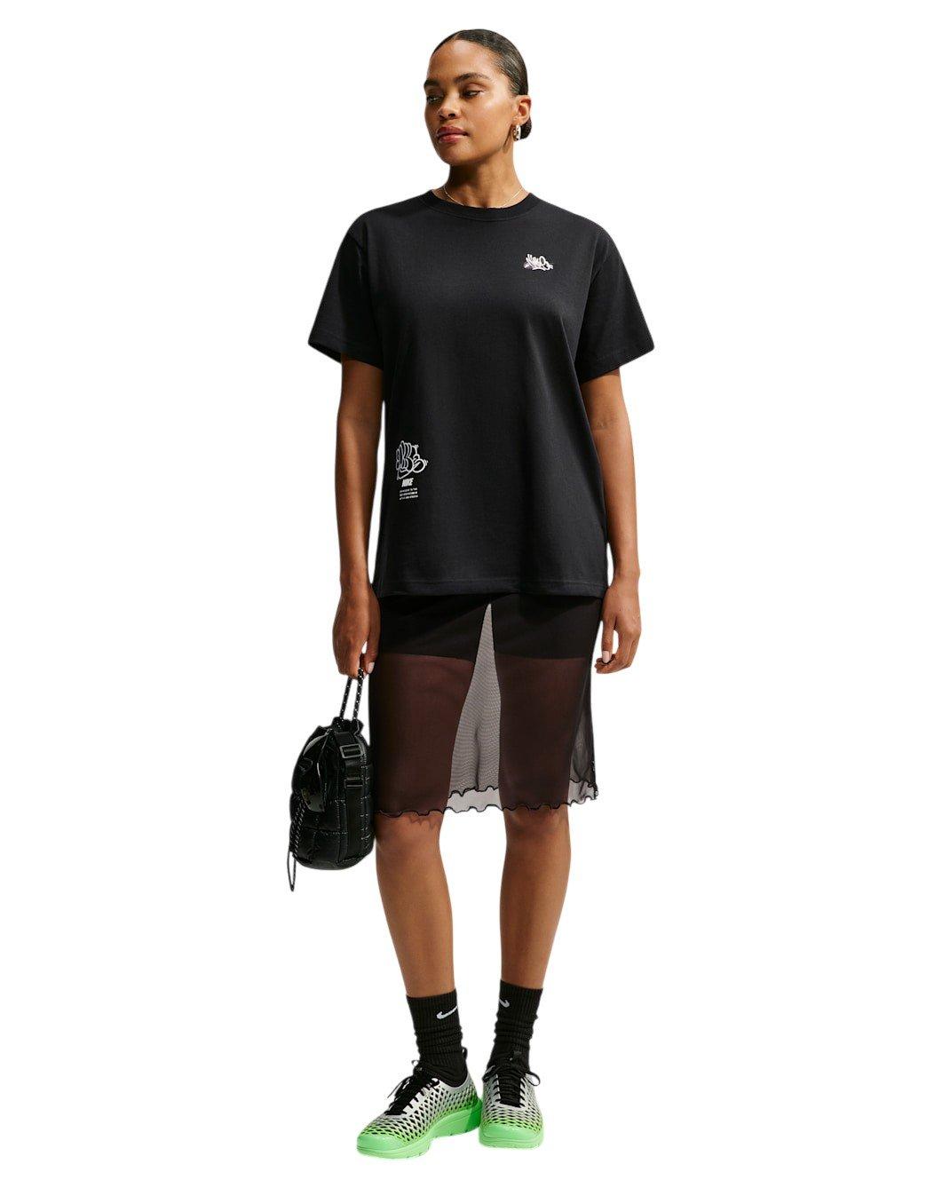 Nike Women's Sportswear Classic Oversized Graffiti Graphic T-Shirt - Black - BLACK