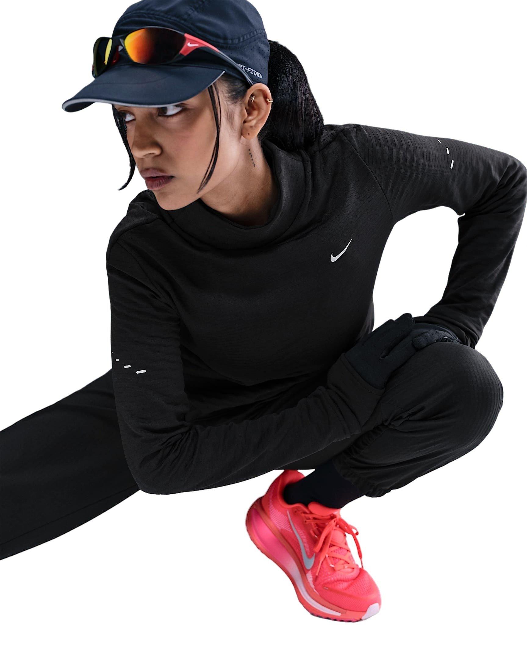 Nike Women's Swift Therma-FIT Turtle-Neck Running Top - Black - BLACK Thumbnail View 3