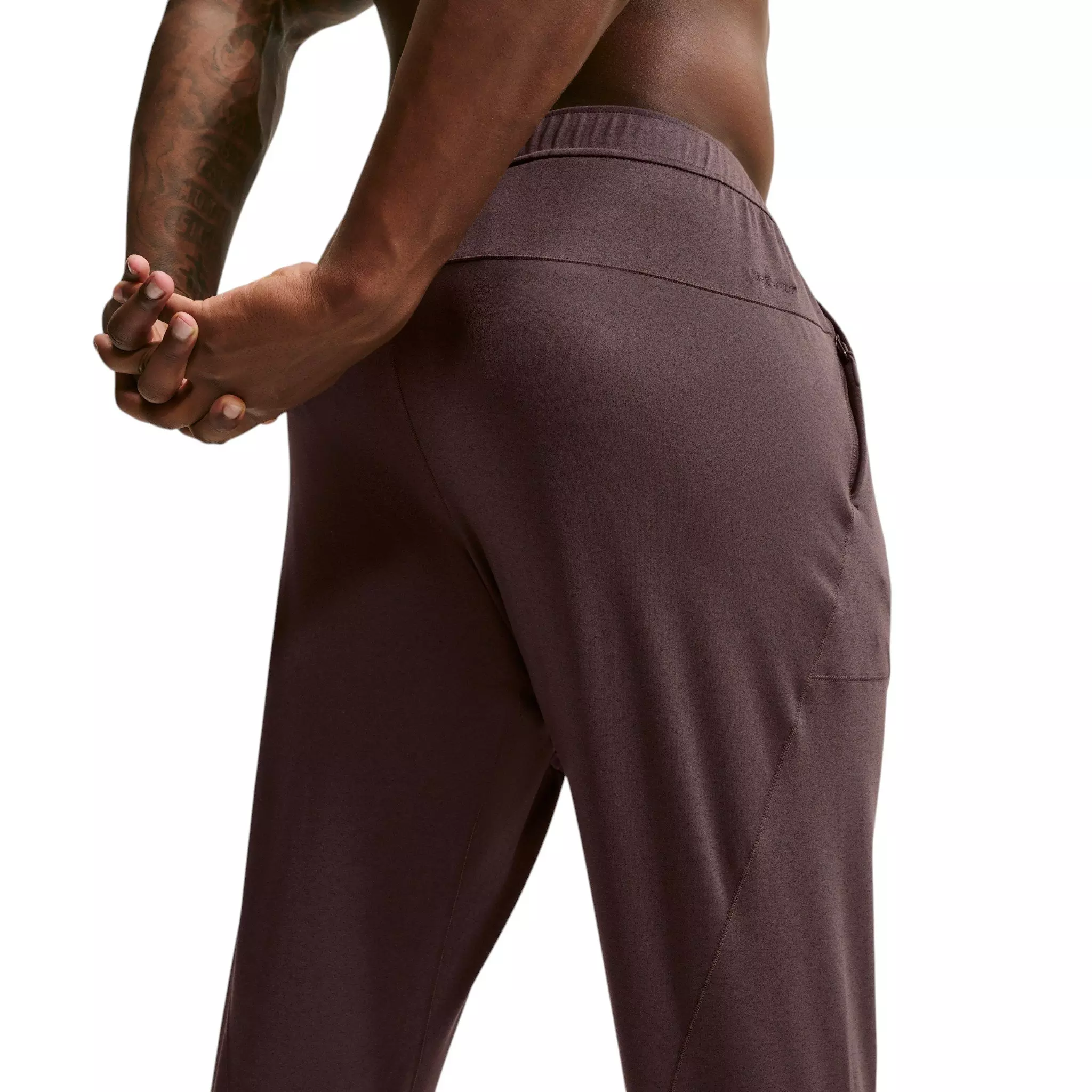 Nike Men's Primary NanoKnit Dri-FIT UV Protection Performance Joggers - BROWN