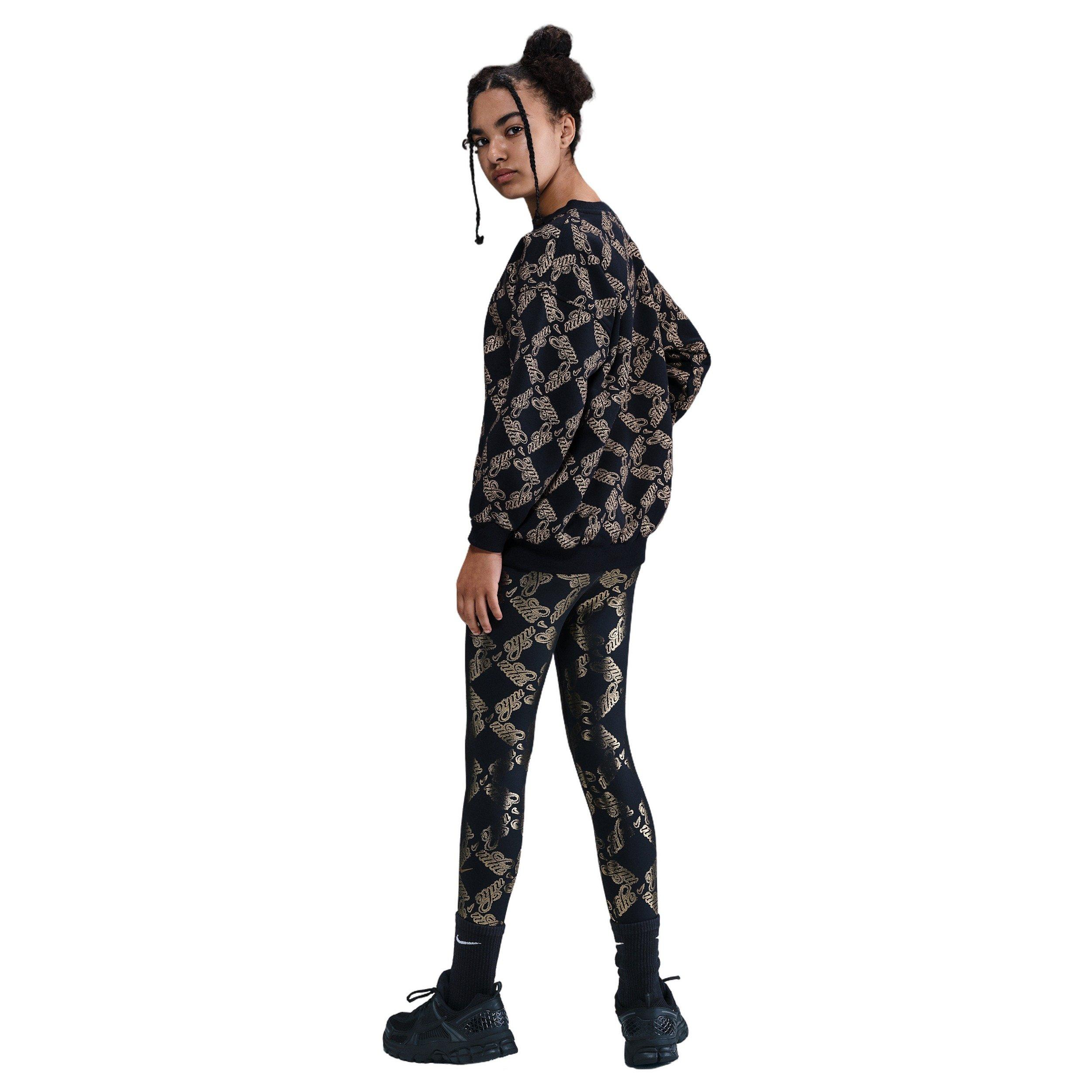 Nike Sportswear Club Fleece Oversized Big Girls' Black/Gold Printed Crewneck Sweatshirt